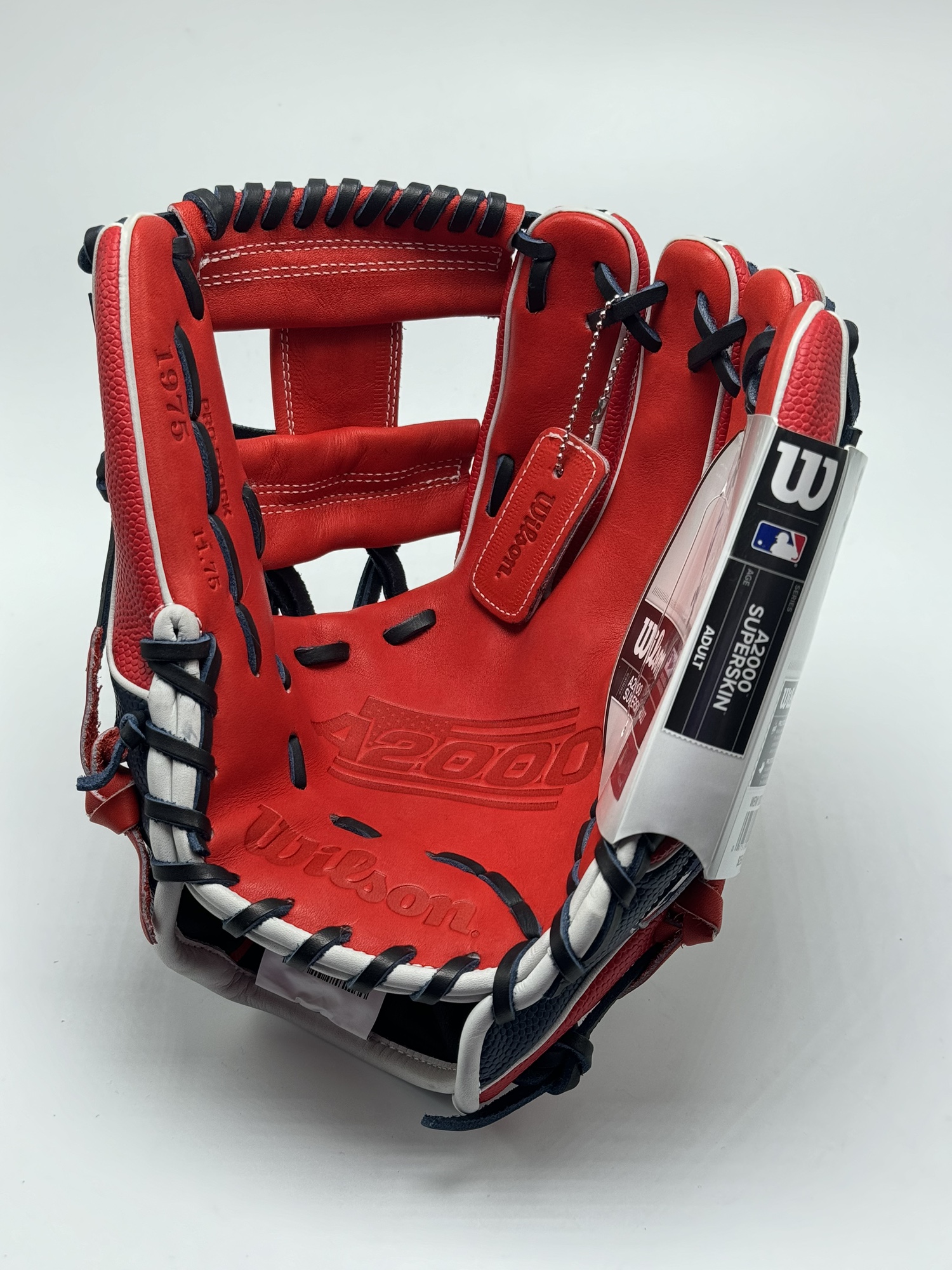 Wilson A2000 1975 11.75” USA Baseball Glove SidelineSwap