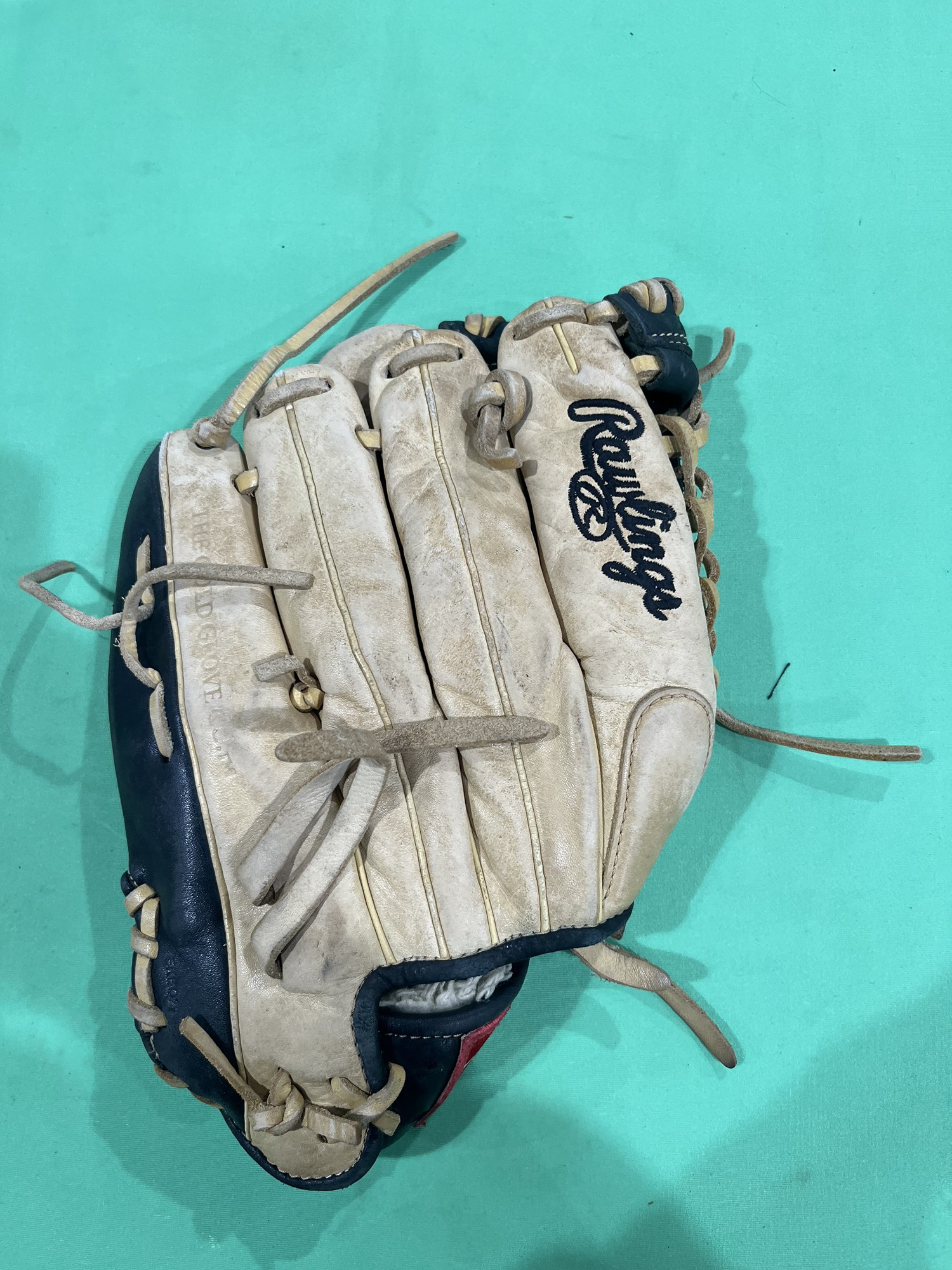 Brown Used Rawlings Gold Glove Elite Right Hand Throw Baseball Glove 11