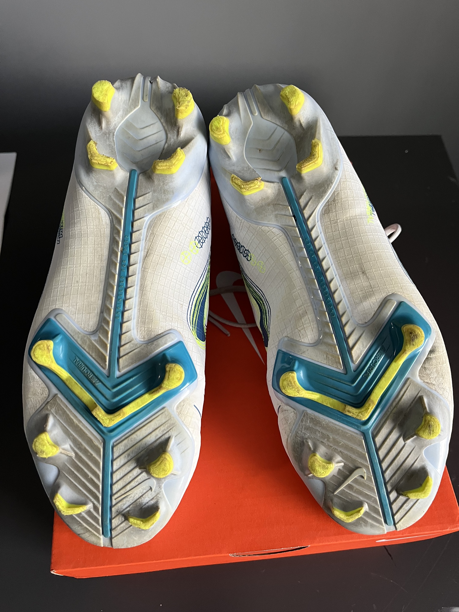 superfly 4 cleats