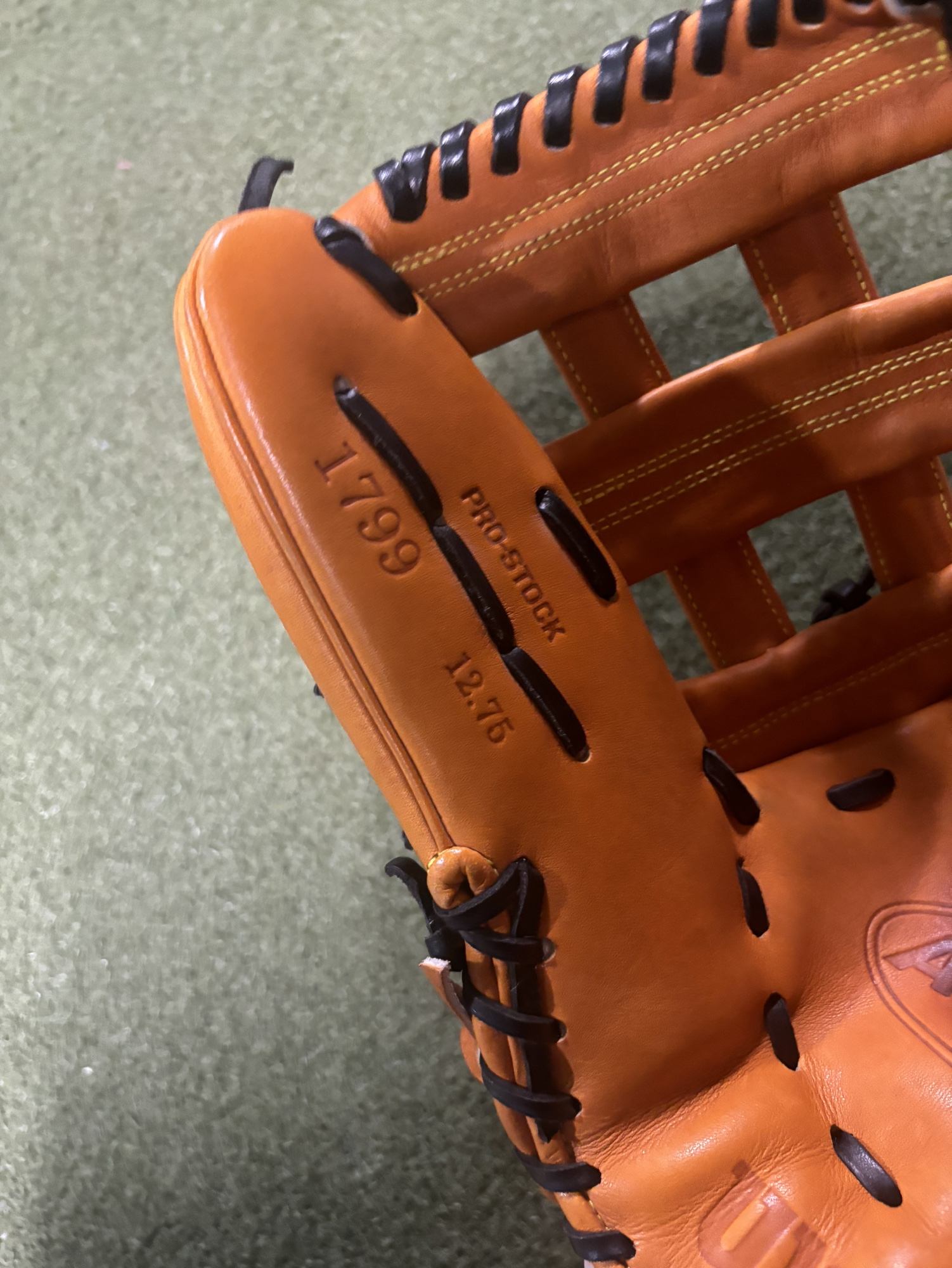 Wilson A2000 Outfield Baseball Glove SidelineSwap