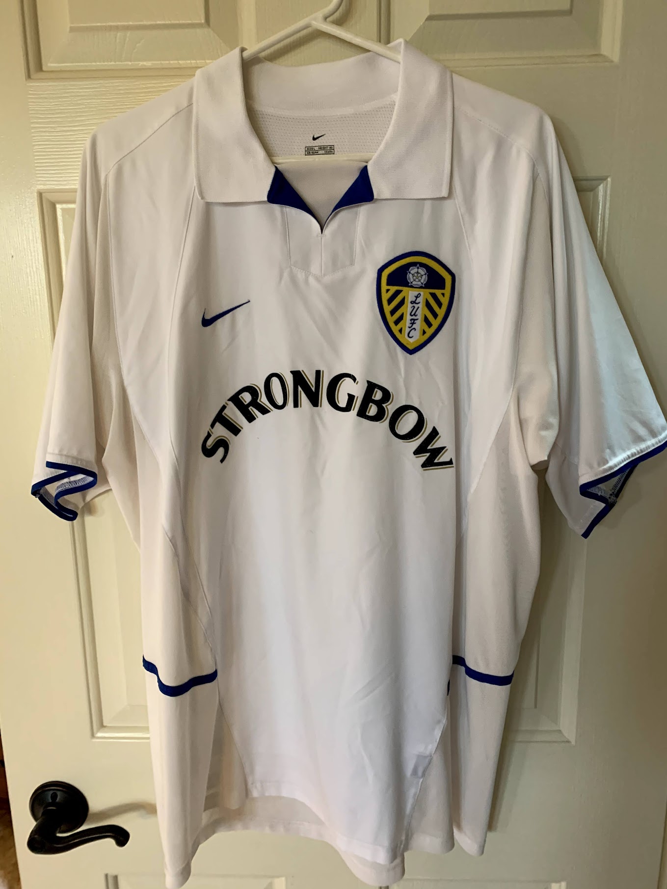 LEEDS UNITED FC JERSEY visual data 6