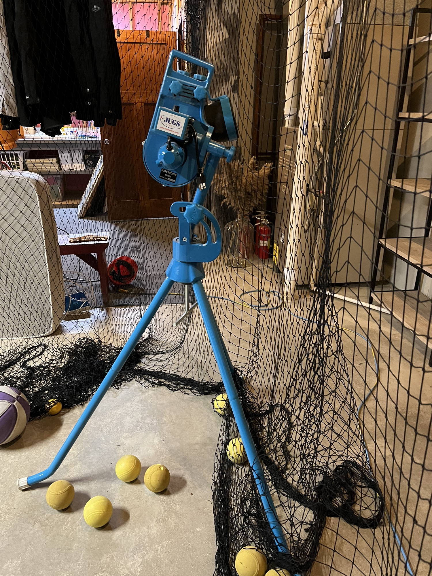 JUGS Lite Flite Baseball/Softball Pitching Machine and Batting Cage Net SidelineSwap