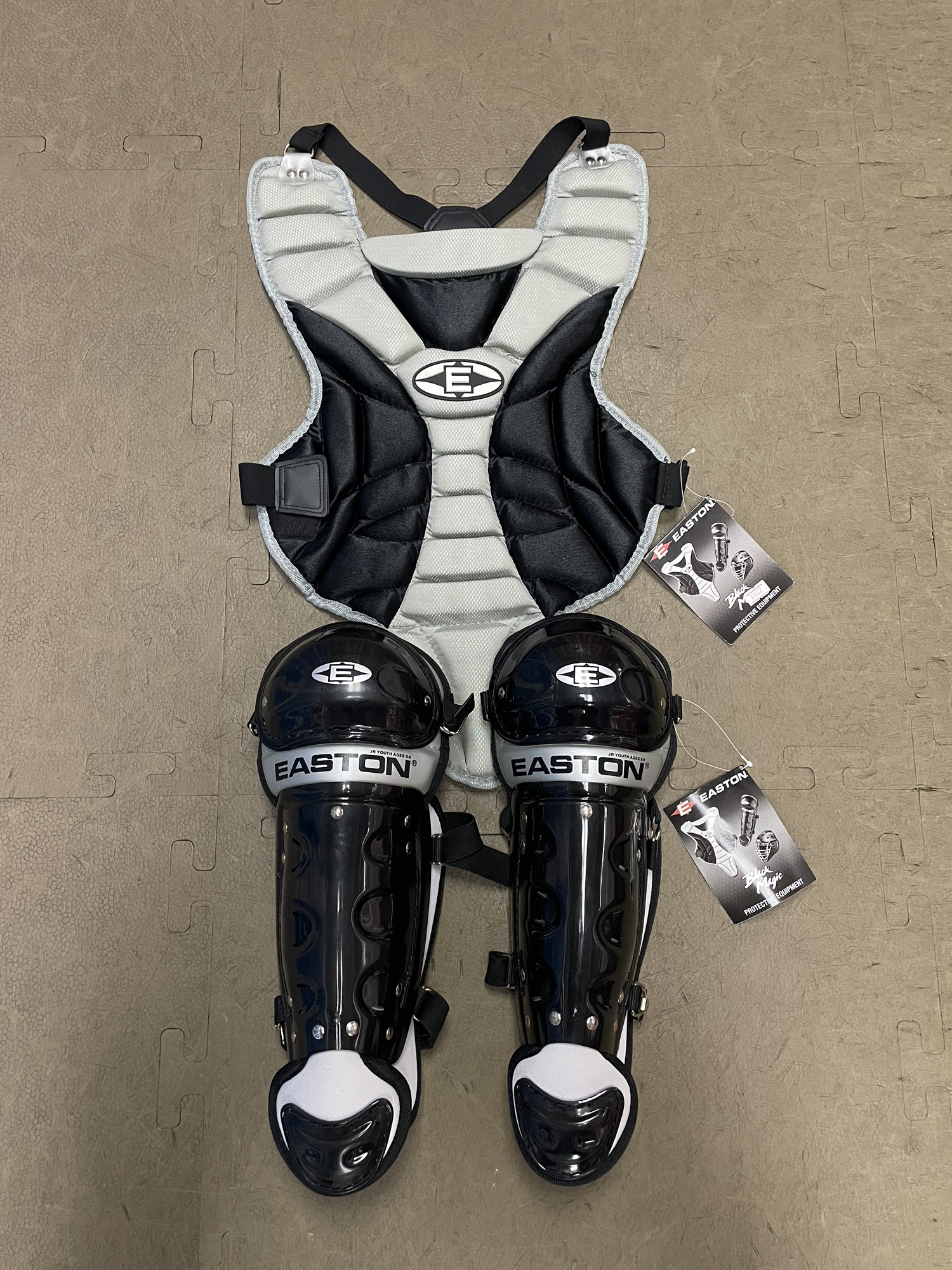 New Easton Black Magic Catcher's Set Jr Youth SidelineSwap