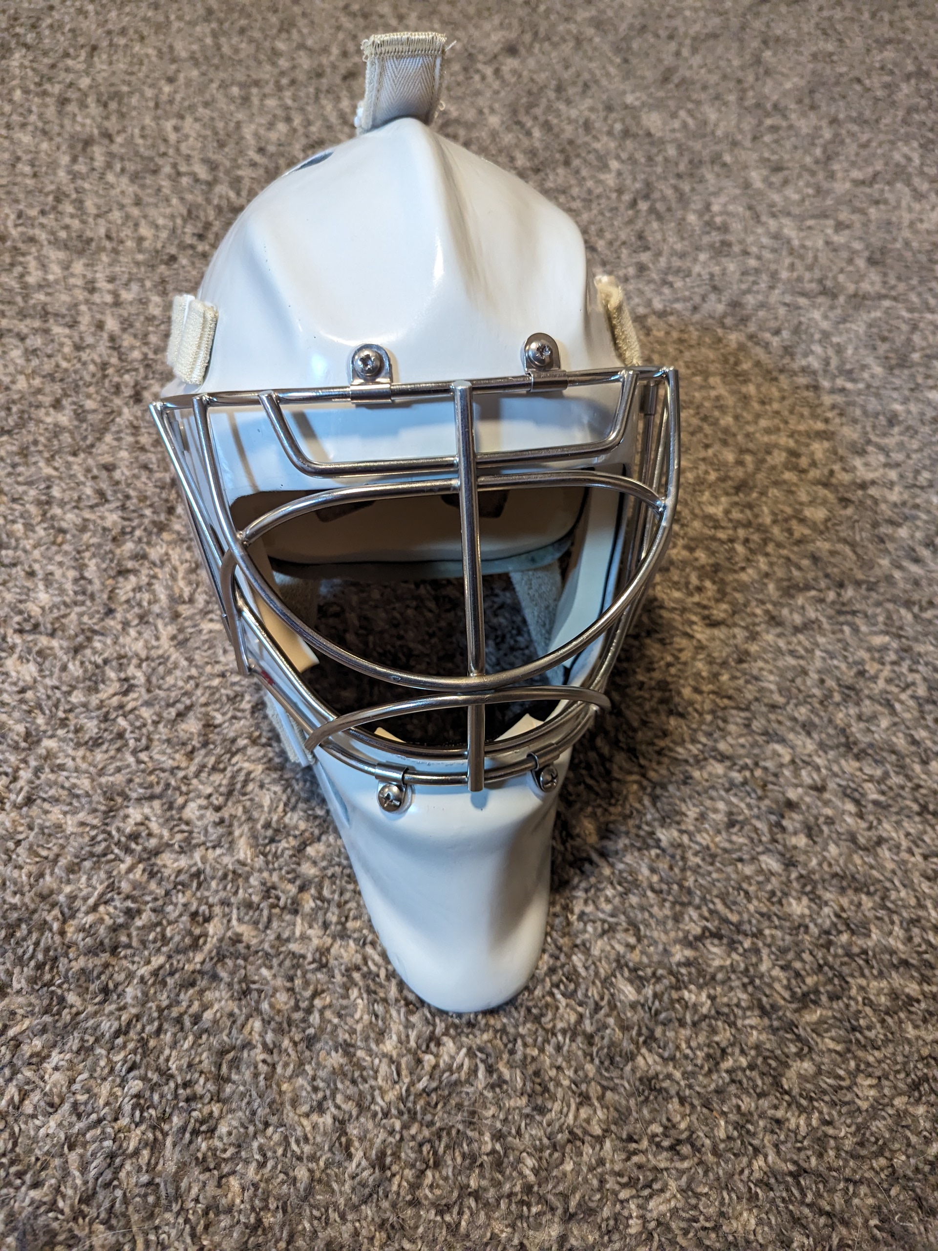 Wall USA W8 (Victory V8 Equivalent) Goalie Mask Medium SidelineSwap