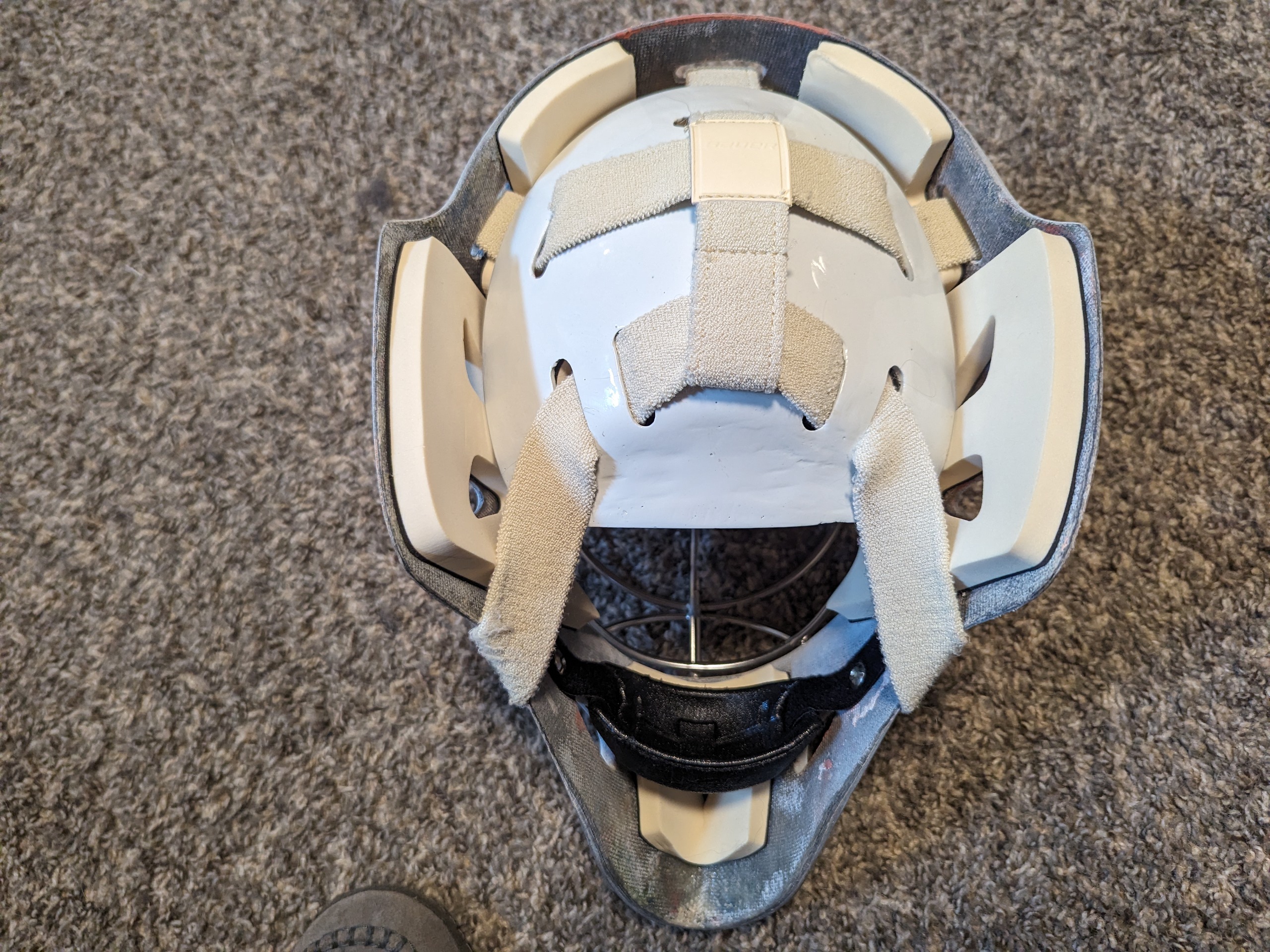 Wall USA W8 (Victory V8 Equivalent) Goalie Mask Medium SidelineSwap