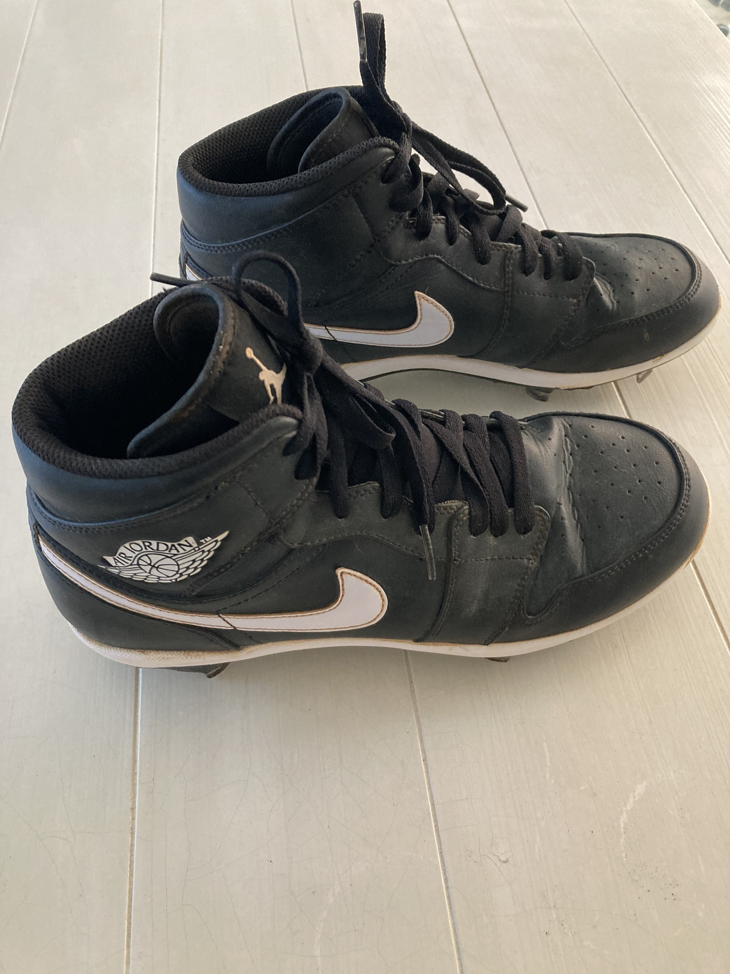 aj1 baseball cleats