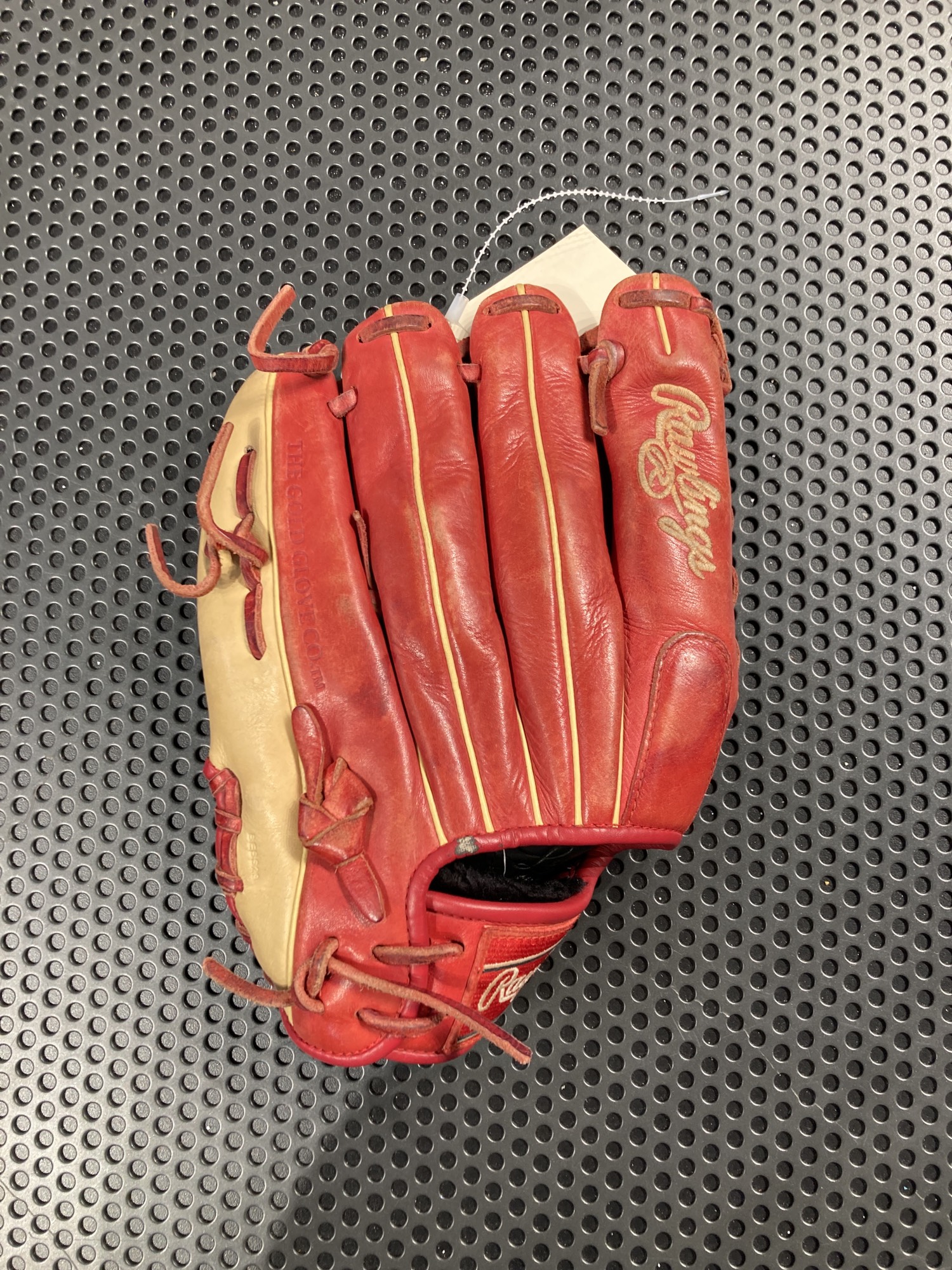 Used Red Rawlings Gold Glove Elite Right Hand Throw Baseball Glove 11.5