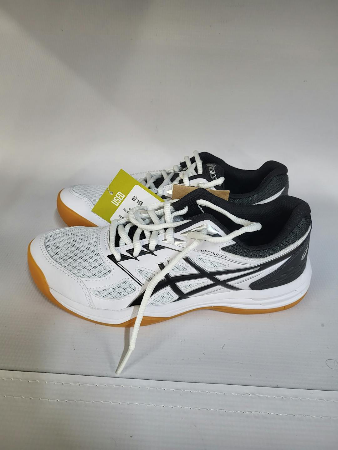 Used Asics Senior Volleyball Shoes SidelineSwap Buy and Sell
