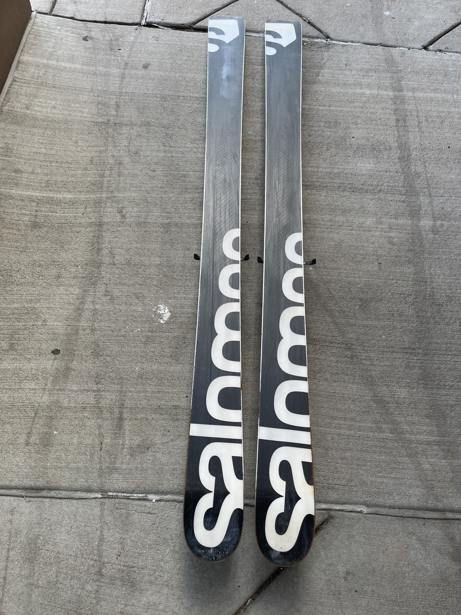 Used Men's Salomon Shogun 182 cm Powder Skis With Z10 Bindings