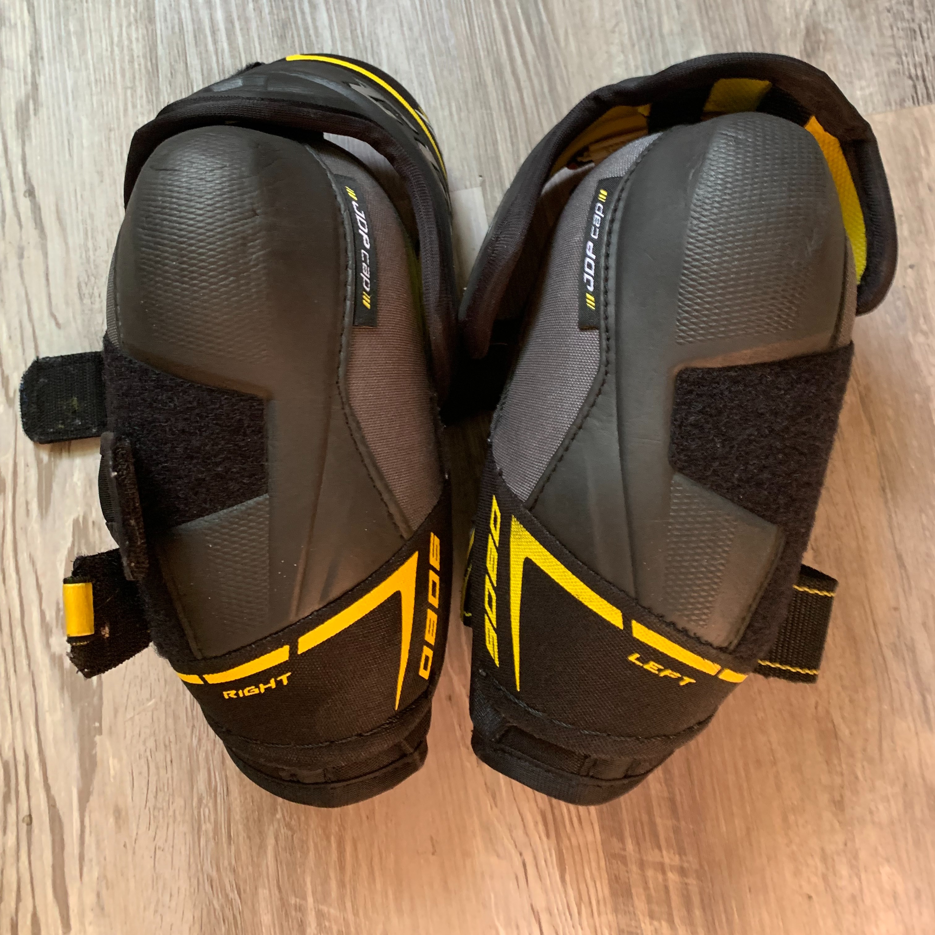 Used Senior Large CCM Tacks 9080 Elbow Pads SidelineSwap