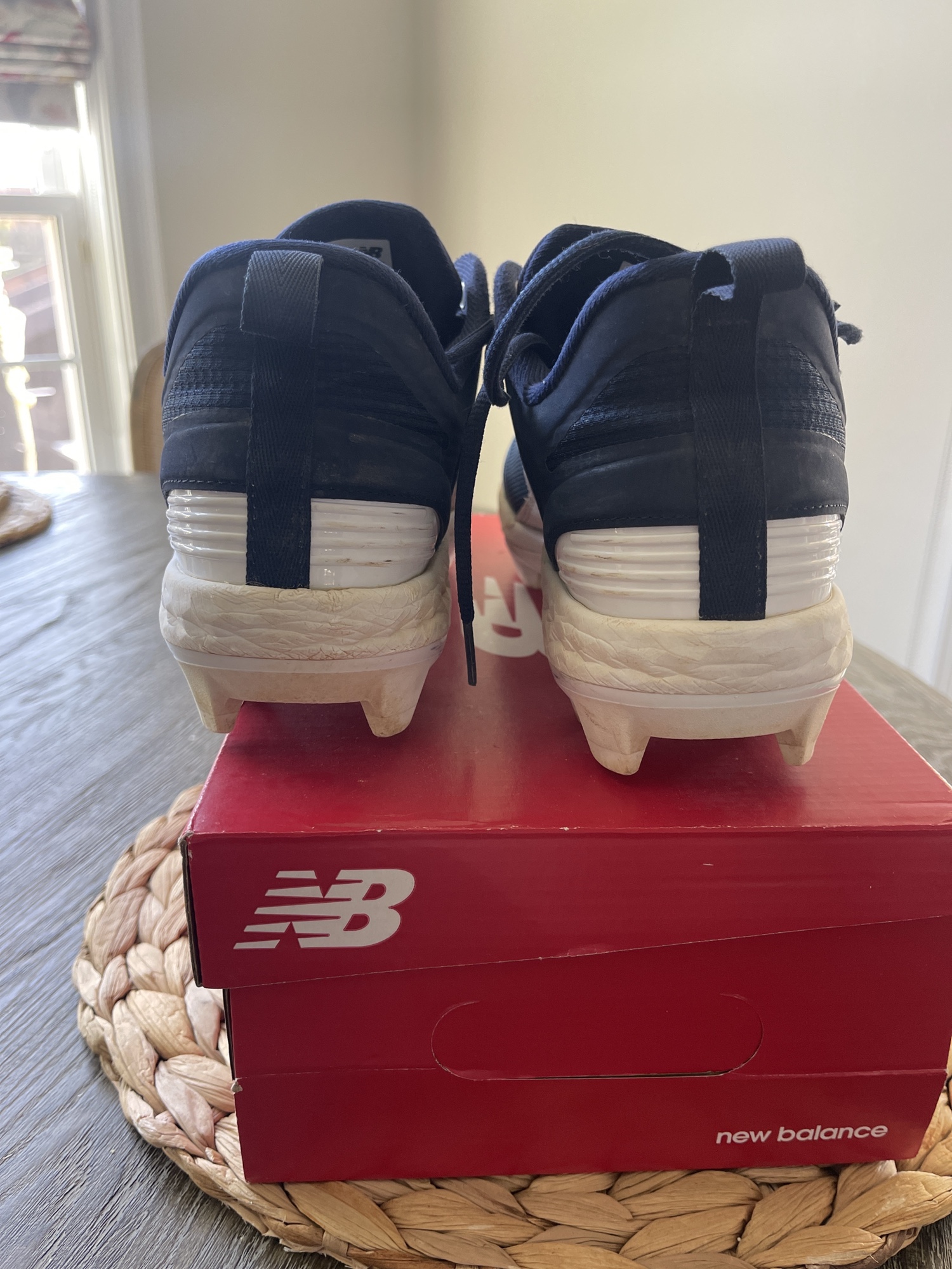 mens new balance molded baseball cleats