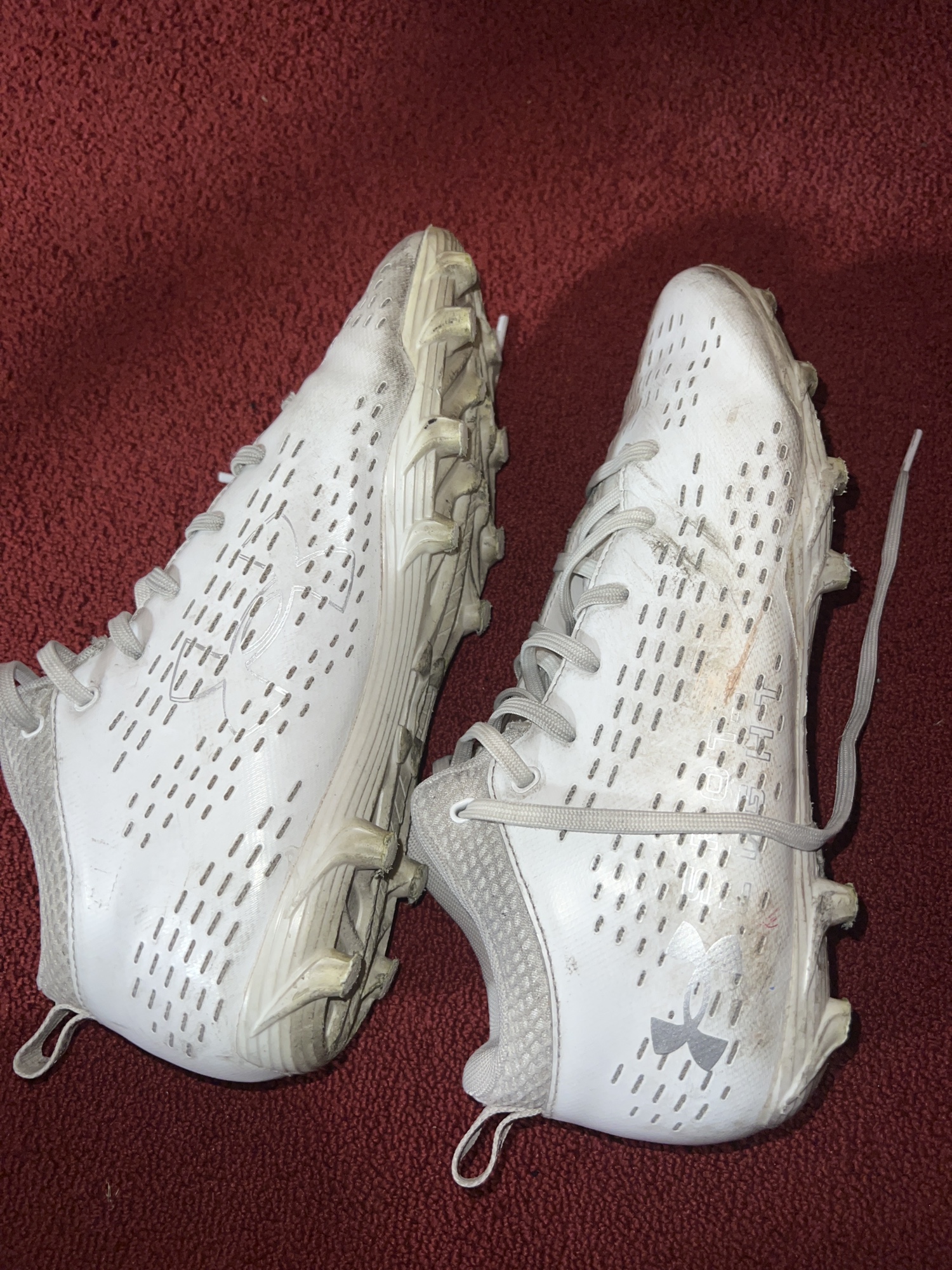 under armor women's cleats
