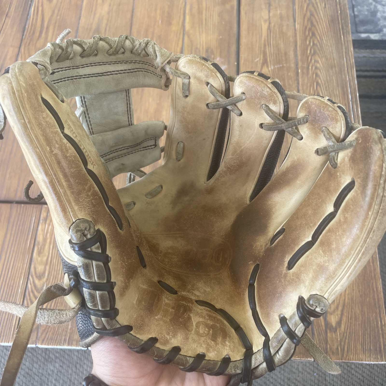 Used 2021 Right Hand Throw Wilson Infield A2000 Baseball Glove 11.25
