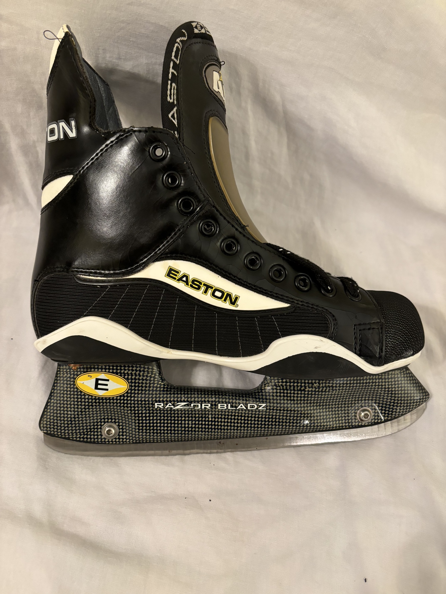 Easton Air Z Razor Bladz 8D Senior Ice Hockey Skates SidelineSwap