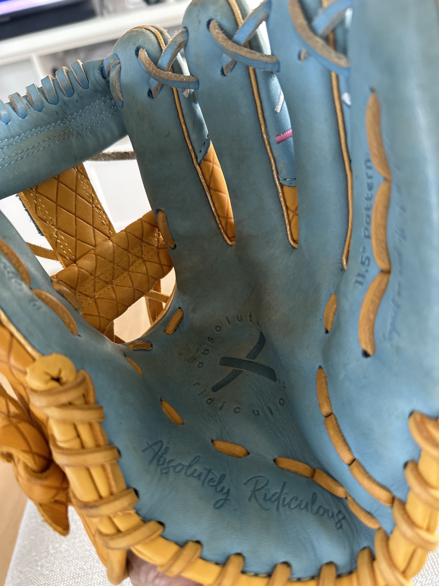 Absolutely Ridiculous Glove SidelineSwap