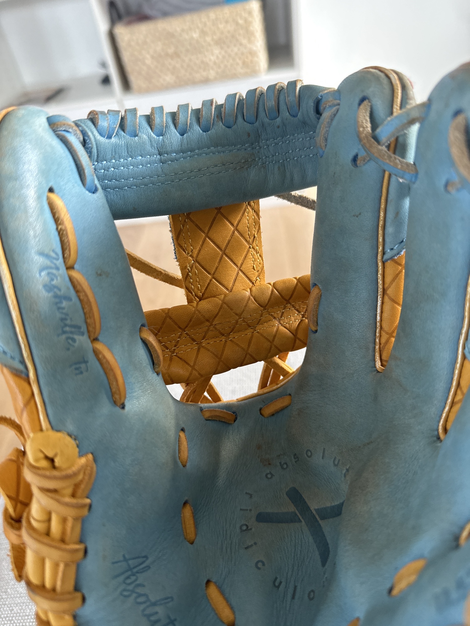 Absolutely Ridiculous Glove SidelineSwap