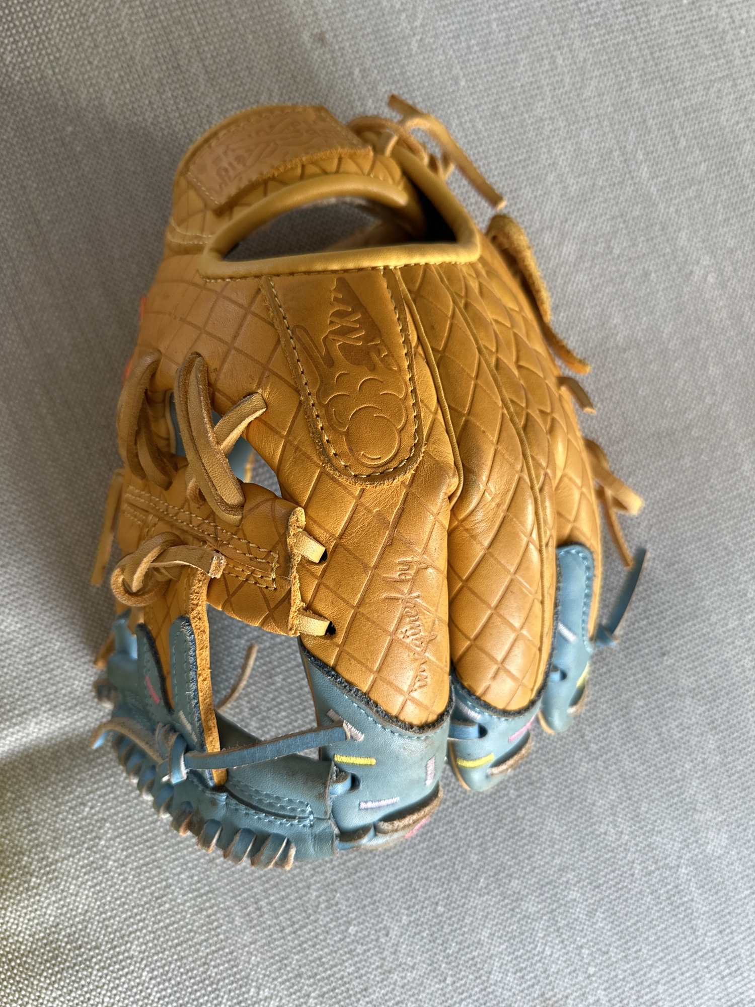Absolutely Ridiculous Glove | SidelineSwap | Buy and Sell on