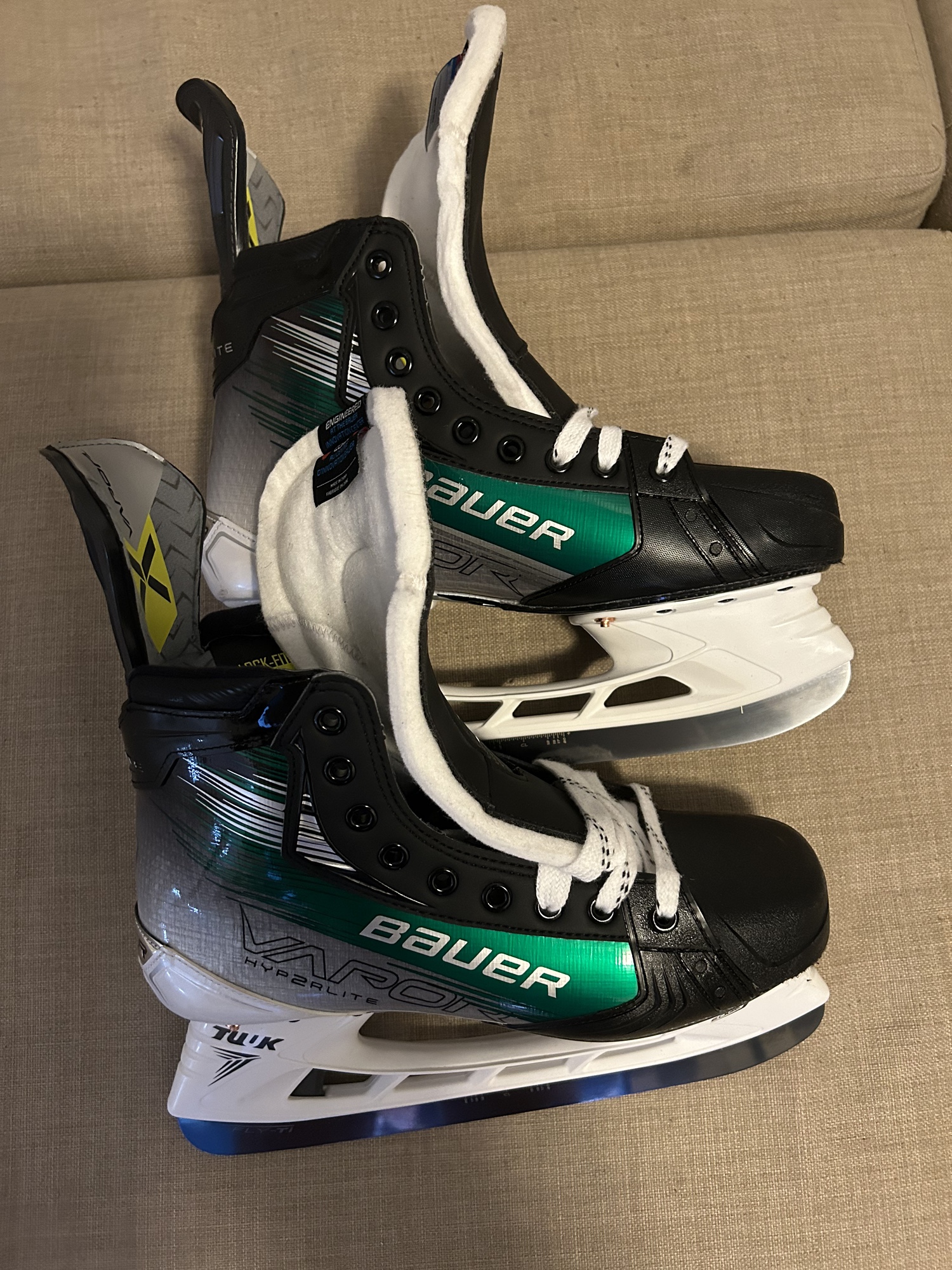 Bauer Hyperlite skates | SidelineSwap