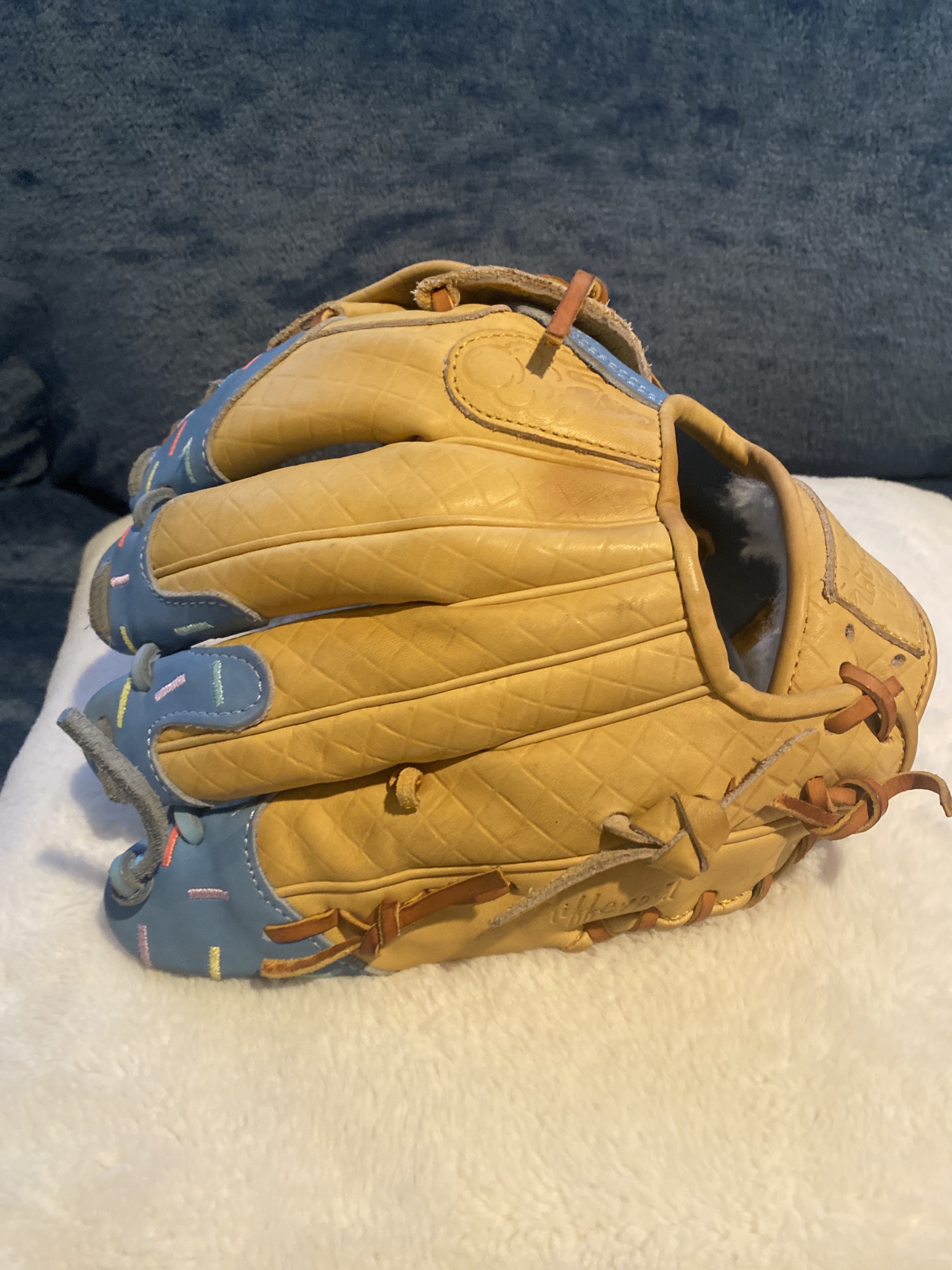 Absolutely ridiculous Glove | SidelineSwap | Buy and Sell on