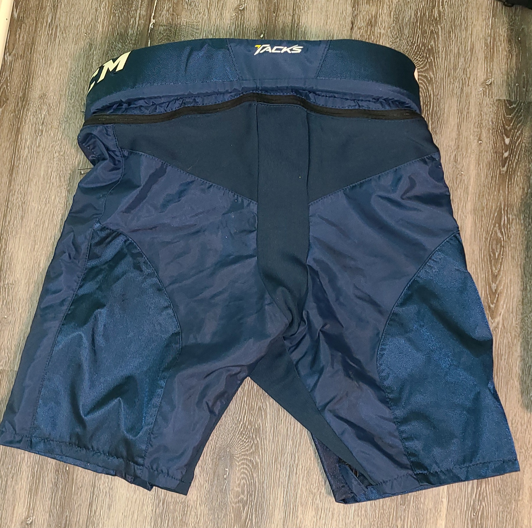 Medium CCM Super Tacks Girdle Shell SidelineSwap