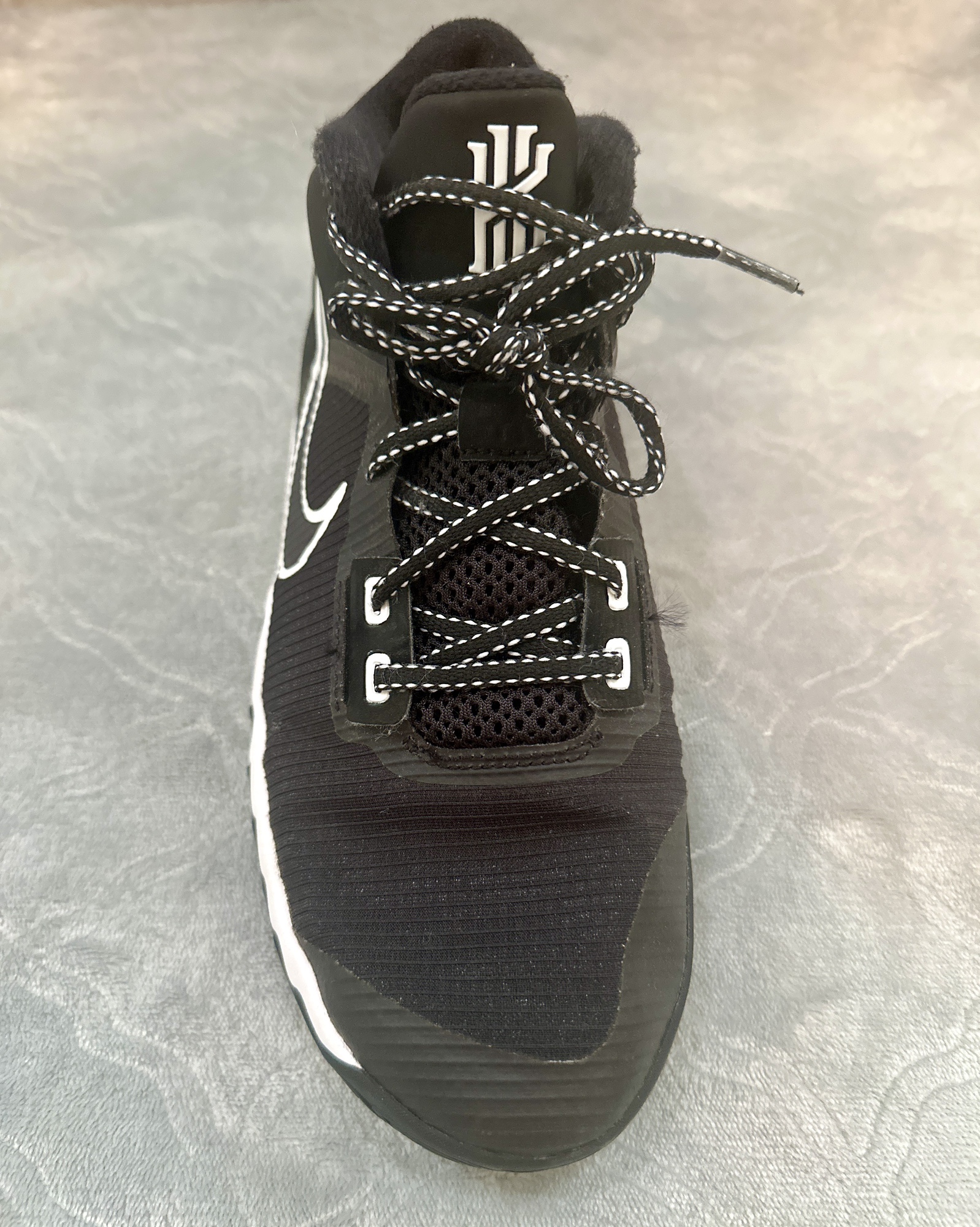 nike youth basketball shoes kyrie