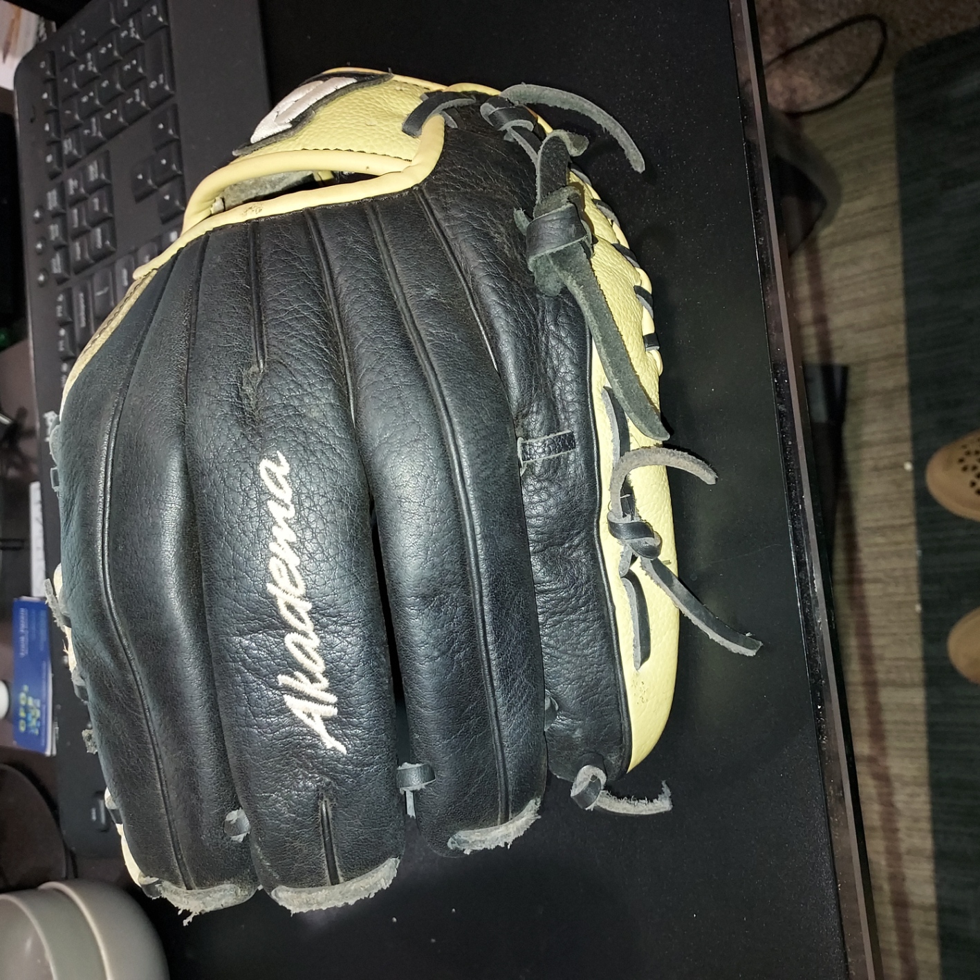 Used 2021 Right Hand Throw Akadema Infield ASF411 Baseball Glove 11.5