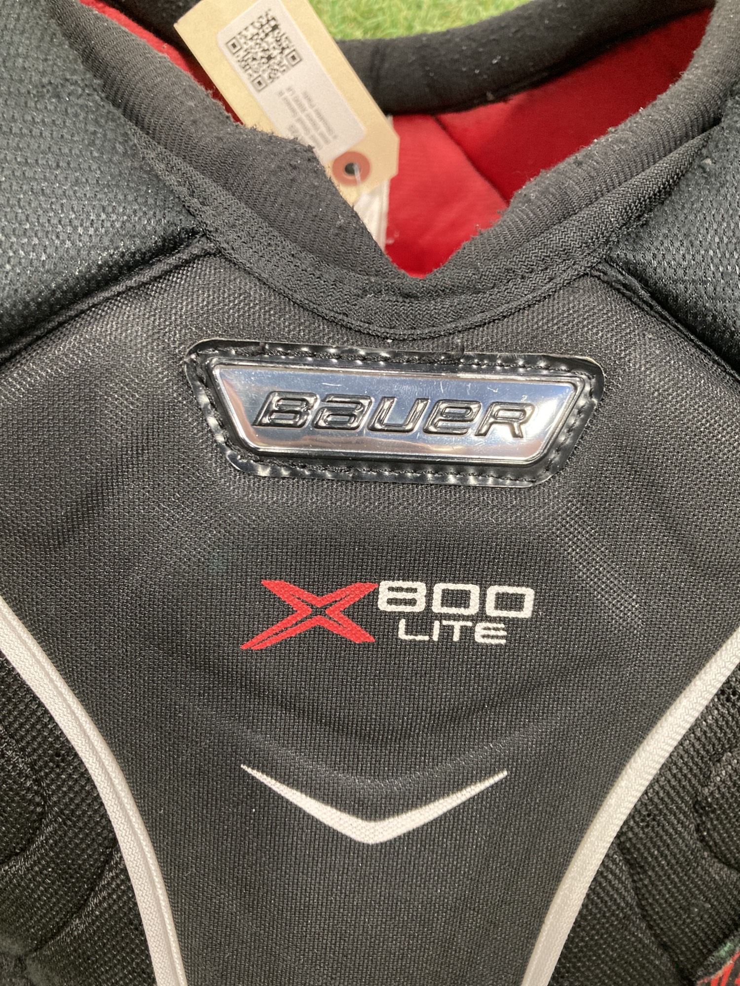 Used Small Senior Bauer Vapor X800 Lite Shoulder Pads SidelineSwap