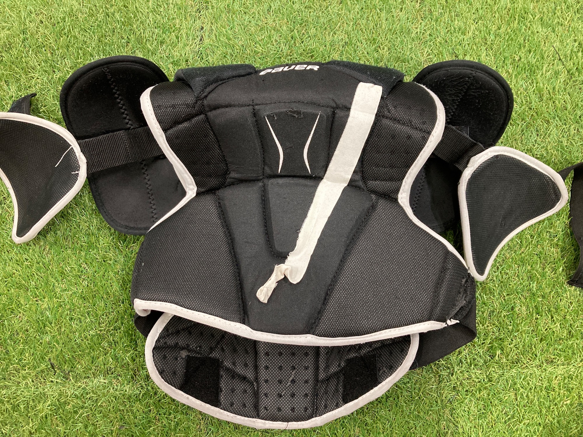 Used Small Senior Bauer Vapor X800 Lite Shoulder Pads SidelineSwap