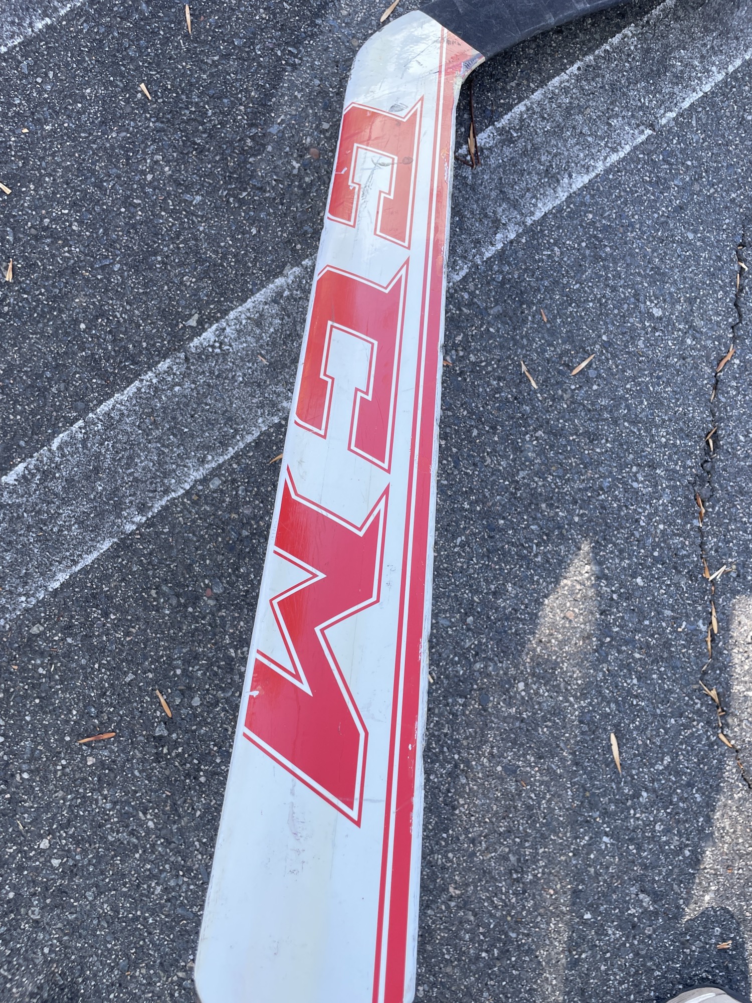 Used Senior CCM 400 Goalie Stick Regular SidelineSwap