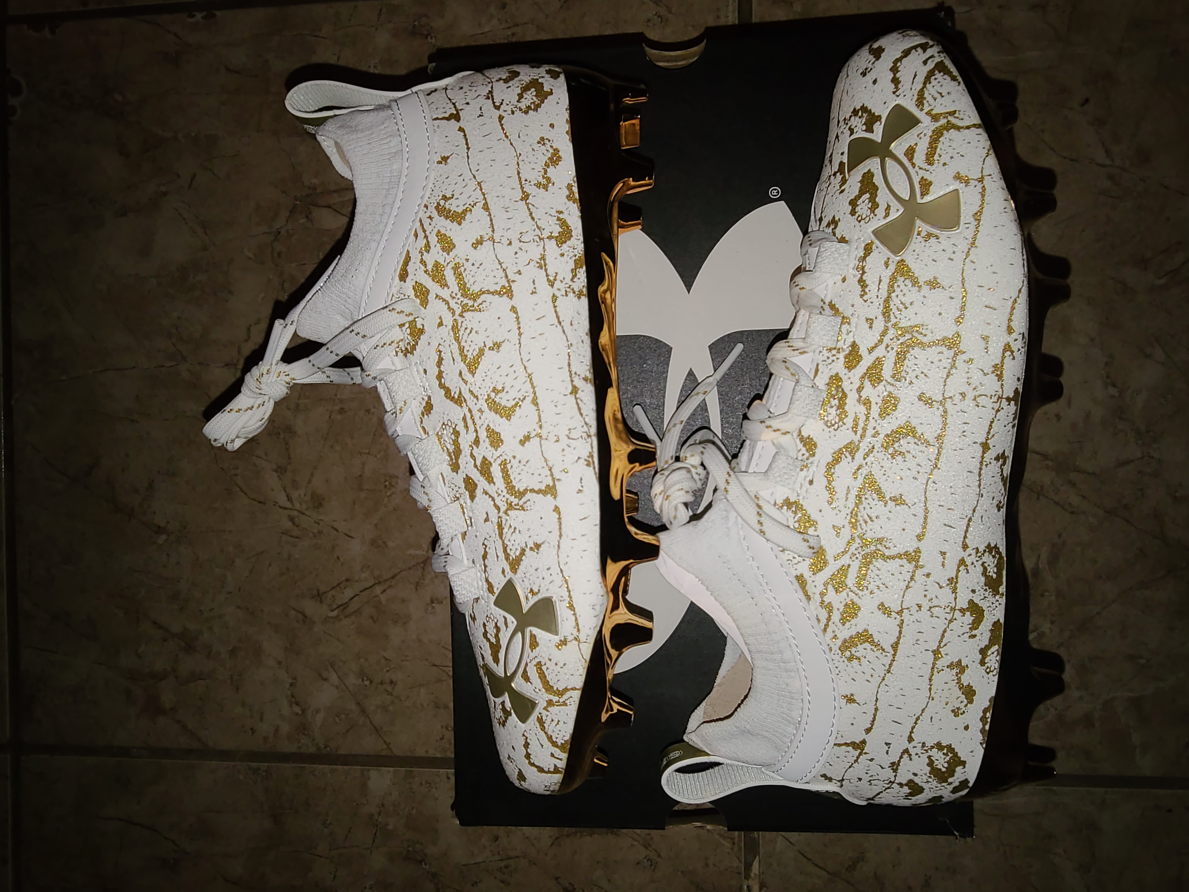 Under Armour Spotlight Lux Suede 2.0 'White Metallic Gold