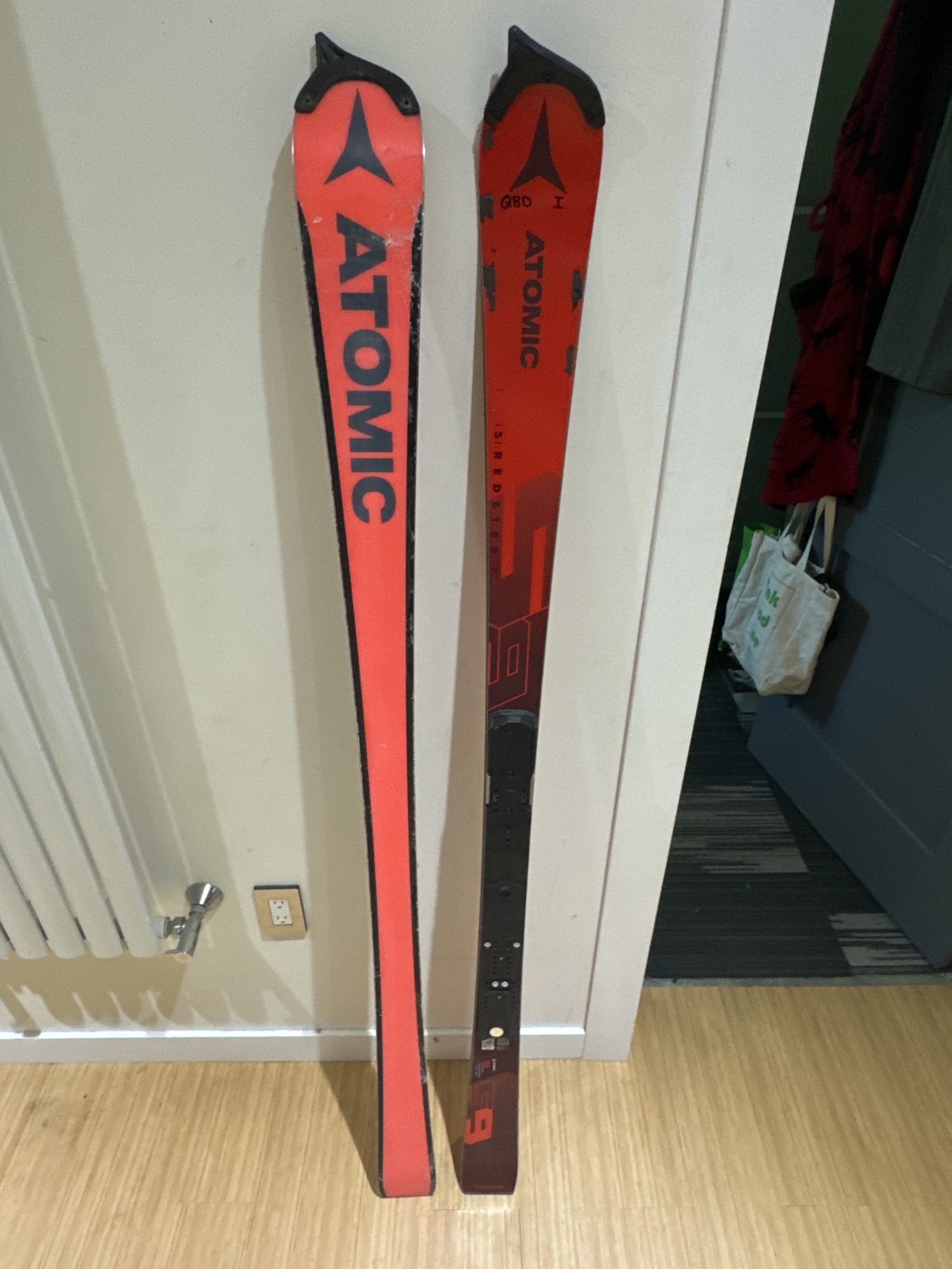23/24 Atomic Redster FIS Men's 165 SL Skis | SidelineSwap