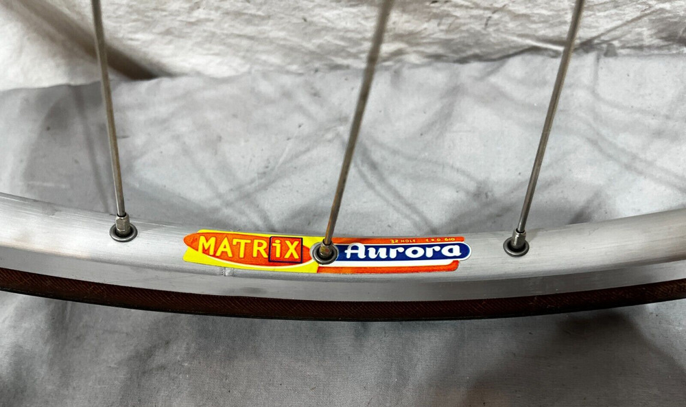 Matrix Aurora 32-Spoke Silver Aluminum 700C Front Wheel Shimano