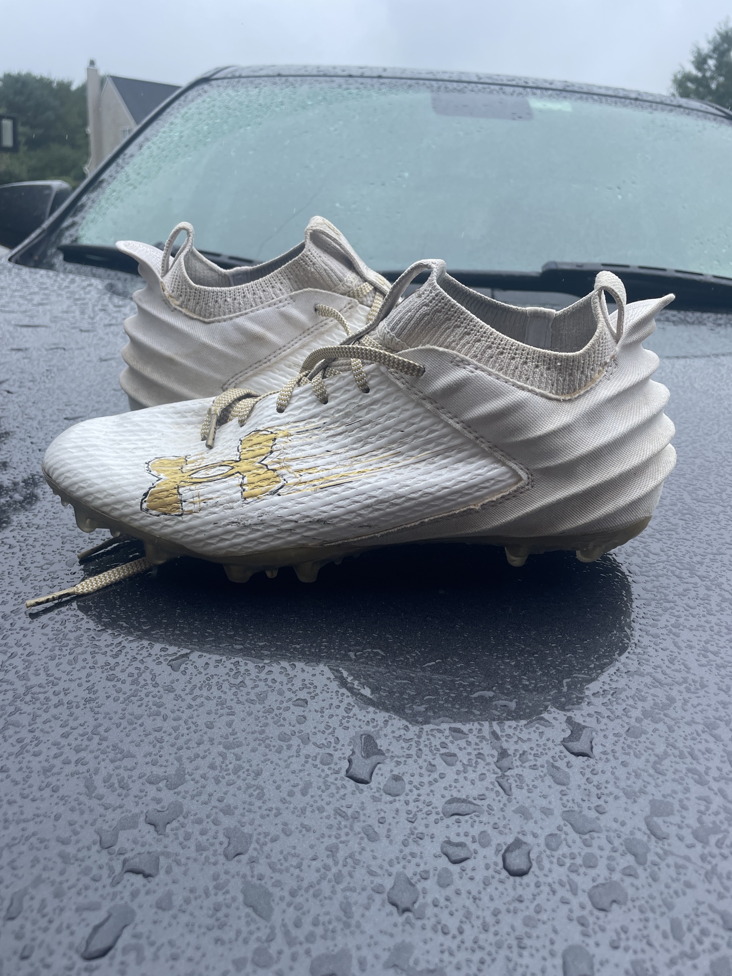 under armour football cleats low