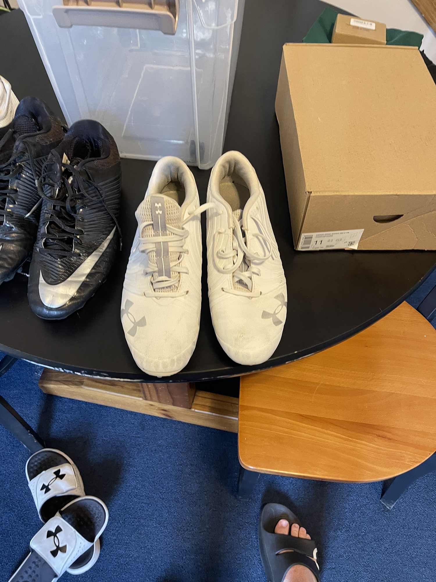 under armor women's cleats