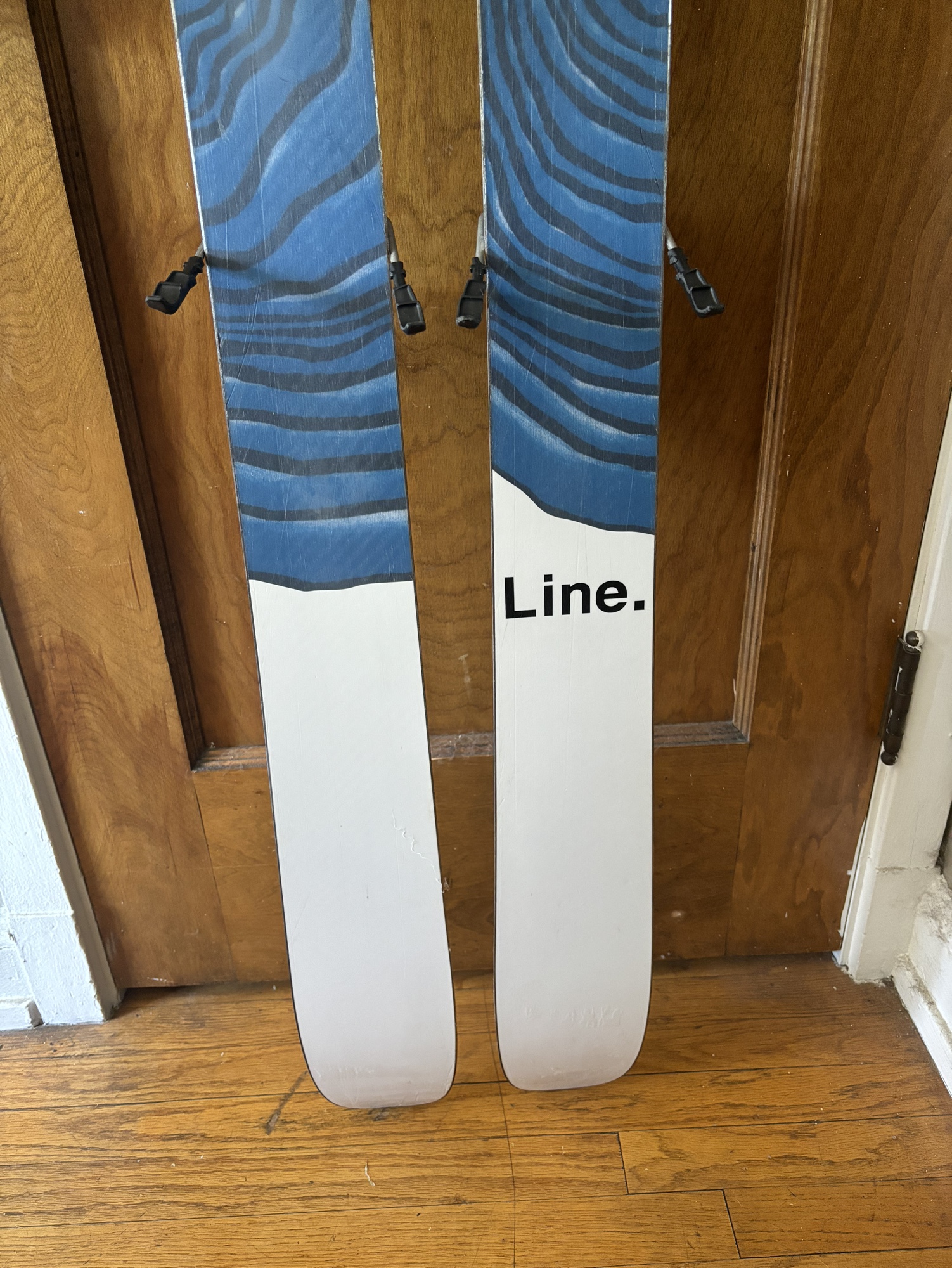 Line Sir Francis Bacon 184cm with Marker Griffon Sole ID