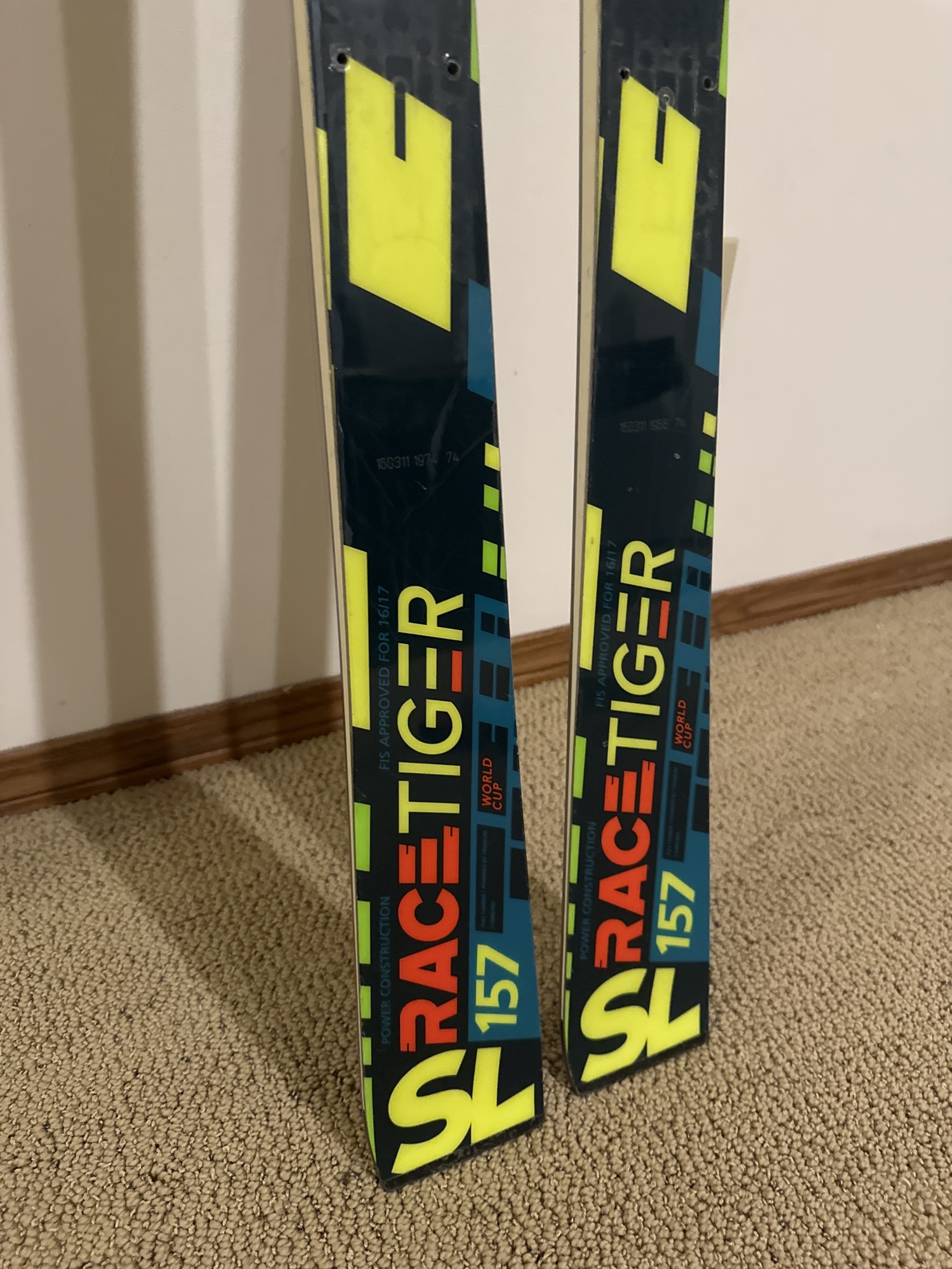 VOLKL RACETIGER SL 157cm