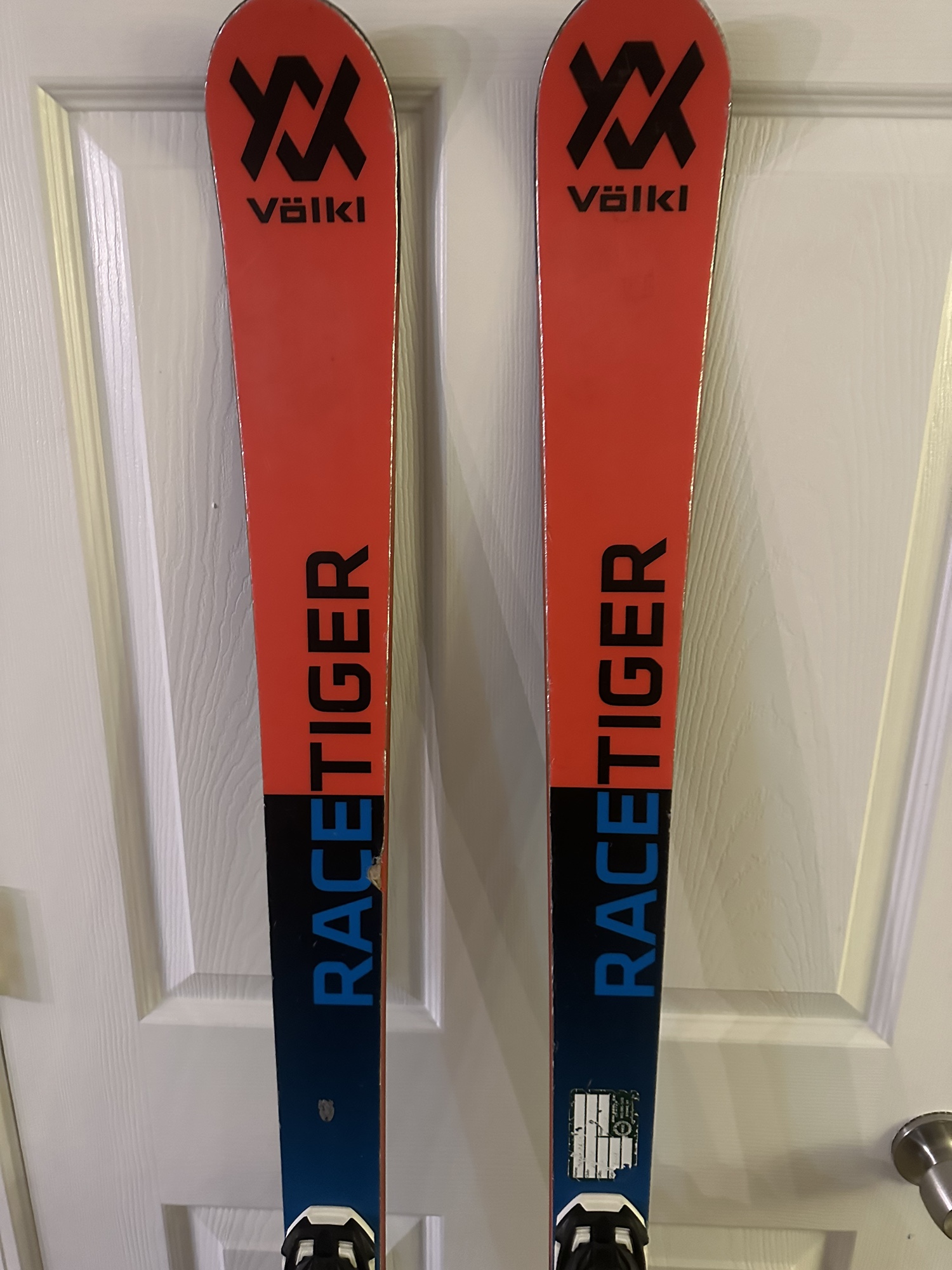Völkl Racetiger GS166 595f29f783d07e70_original.jpeg