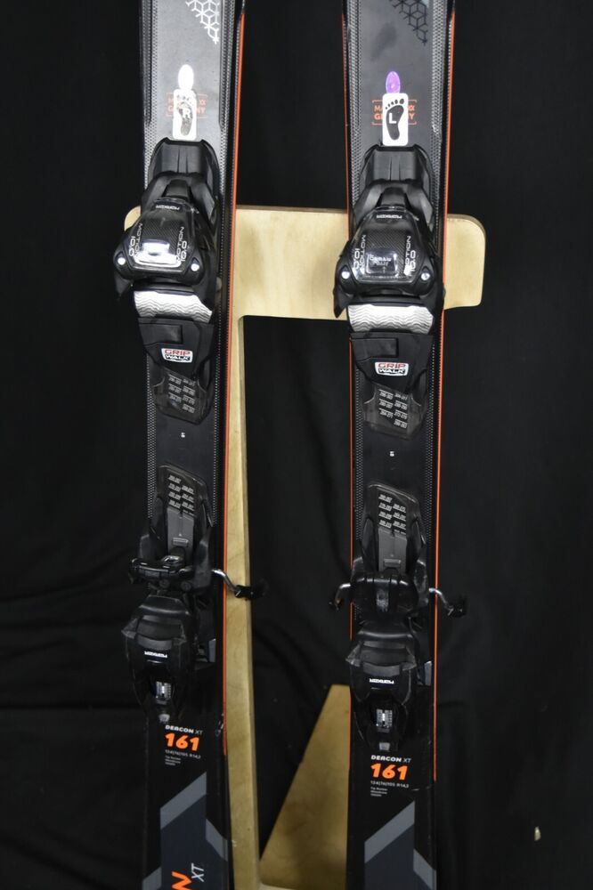 VOLKL DEACON XT SKIS SIZE 161 CM WITH MARKER BINDINGS