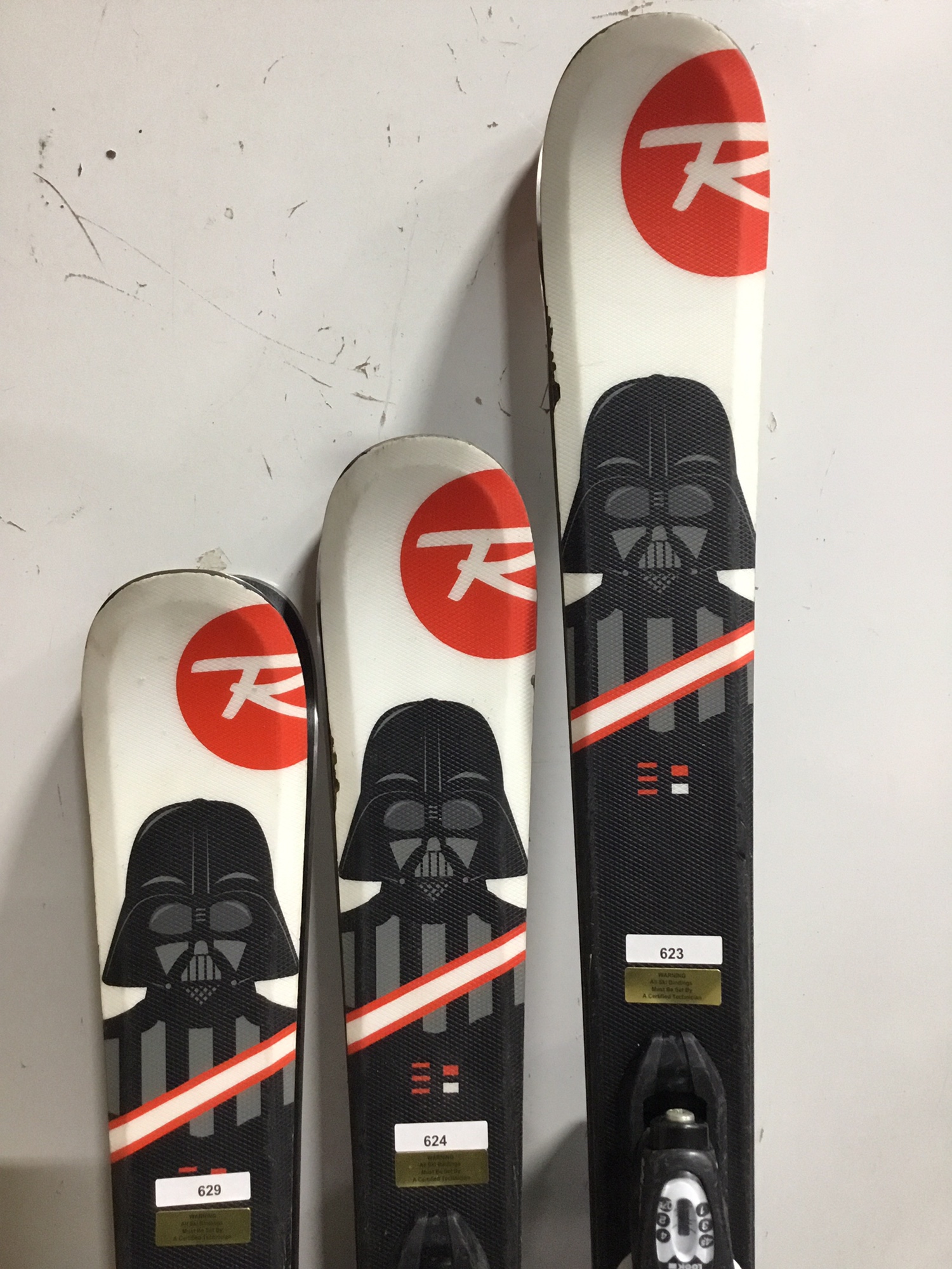 Rossignolスキー板 STARWARS 116cm Rossignolスキー板 STARWARS 116cm ロシニョール スターウォーズ