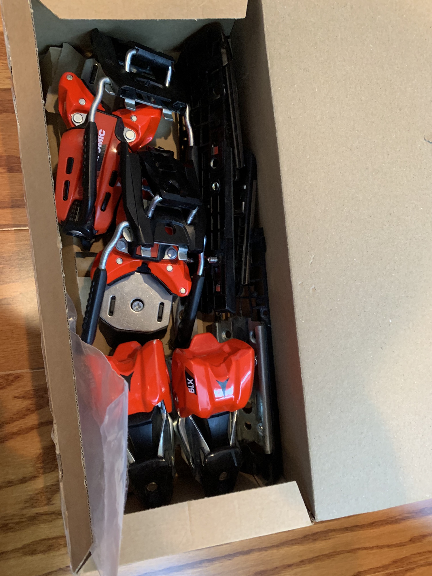 Atomic X19 MOD 70 mm Brake Width Barely Used Race Bindings