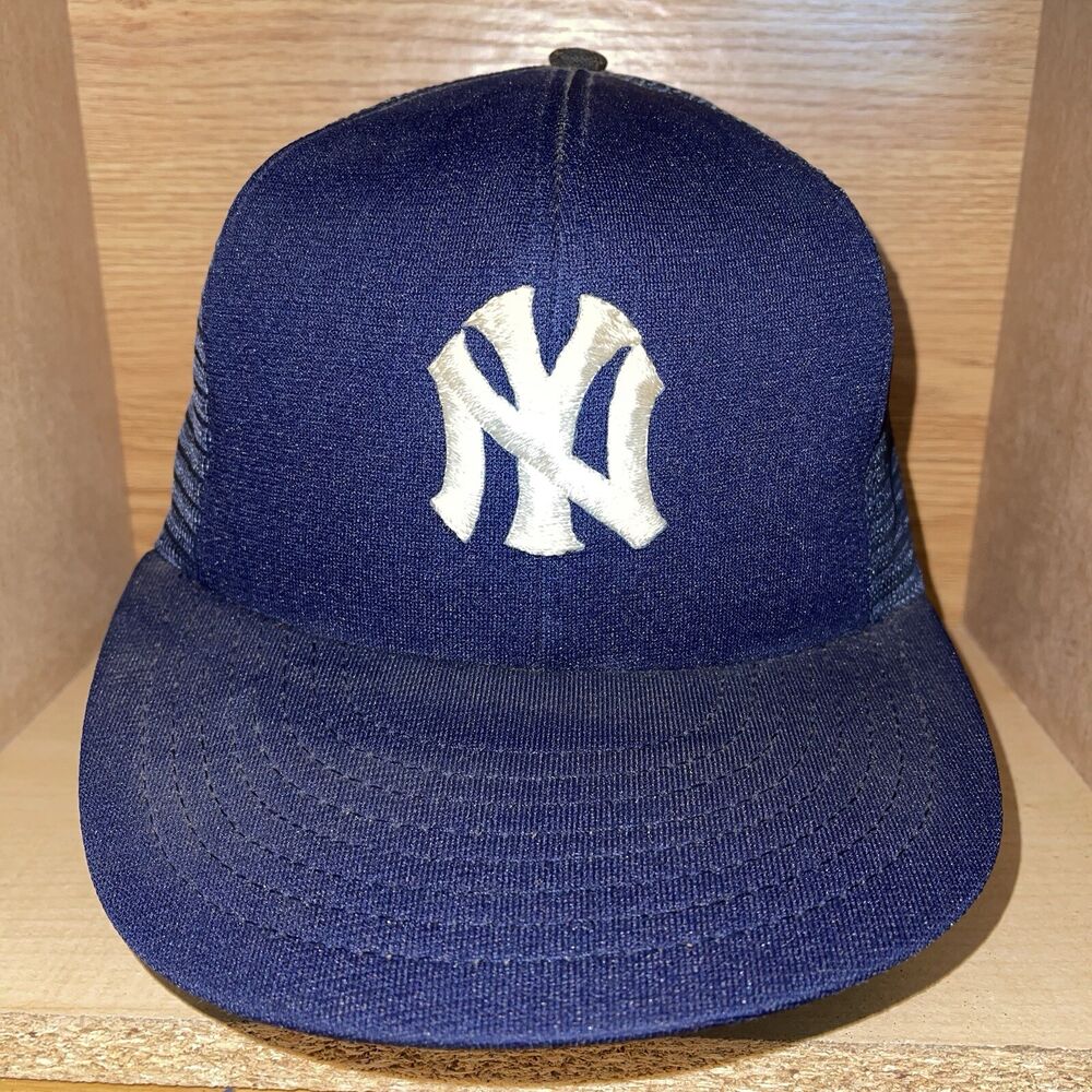 Vintage New York Yankees Mesh Back Trucker Snapback Hat Cap 1980s