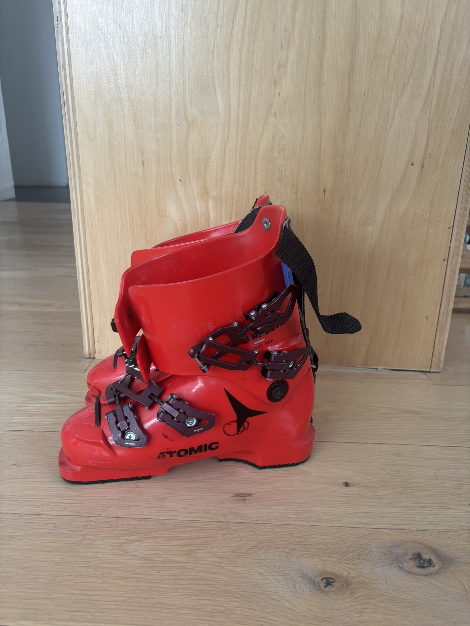 Atomic Redster STI 130 Ski Boots | Used and Closeout