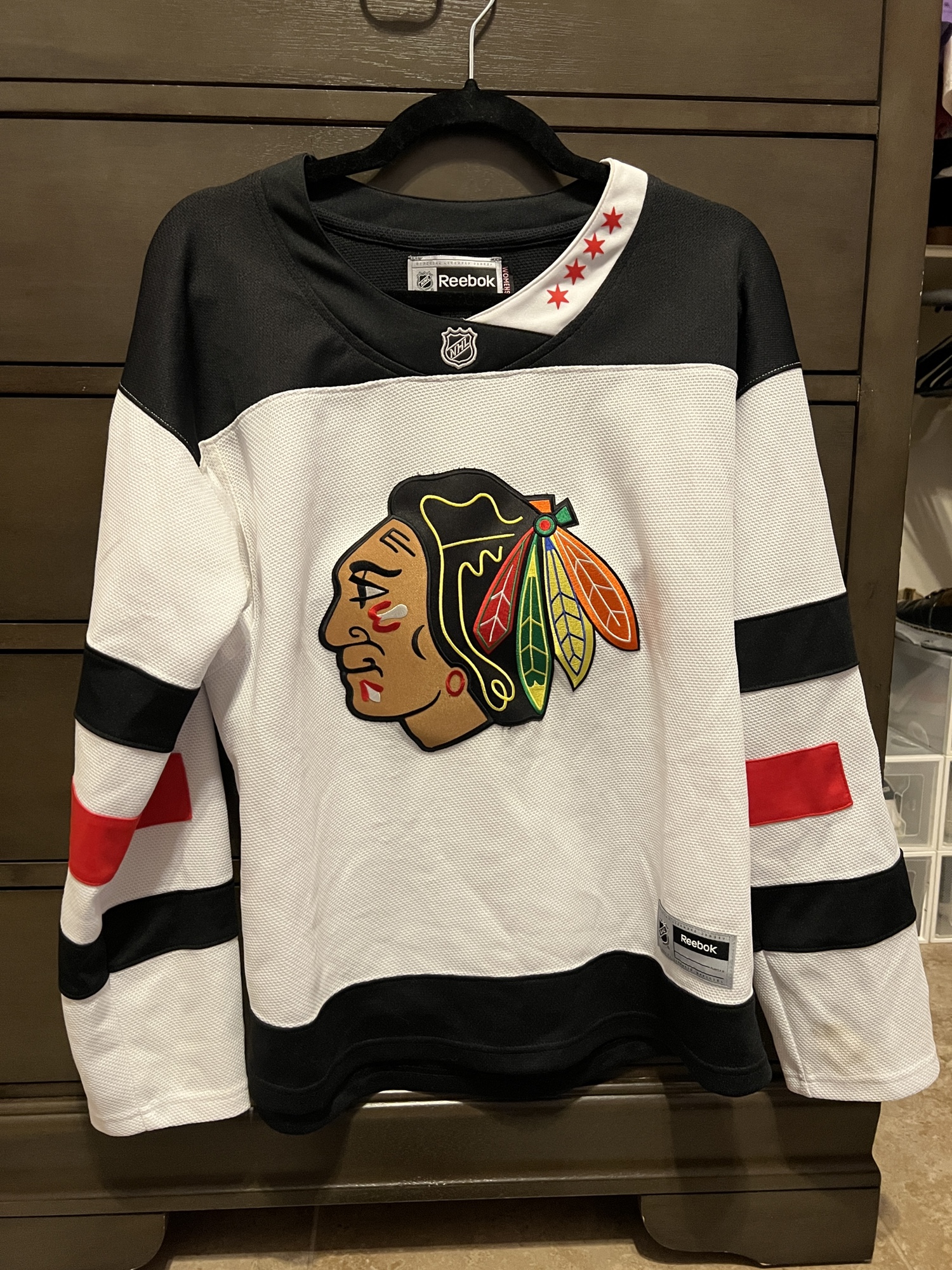 Chicago Blackhawks Jerseys New, Preowned, and Vintage
