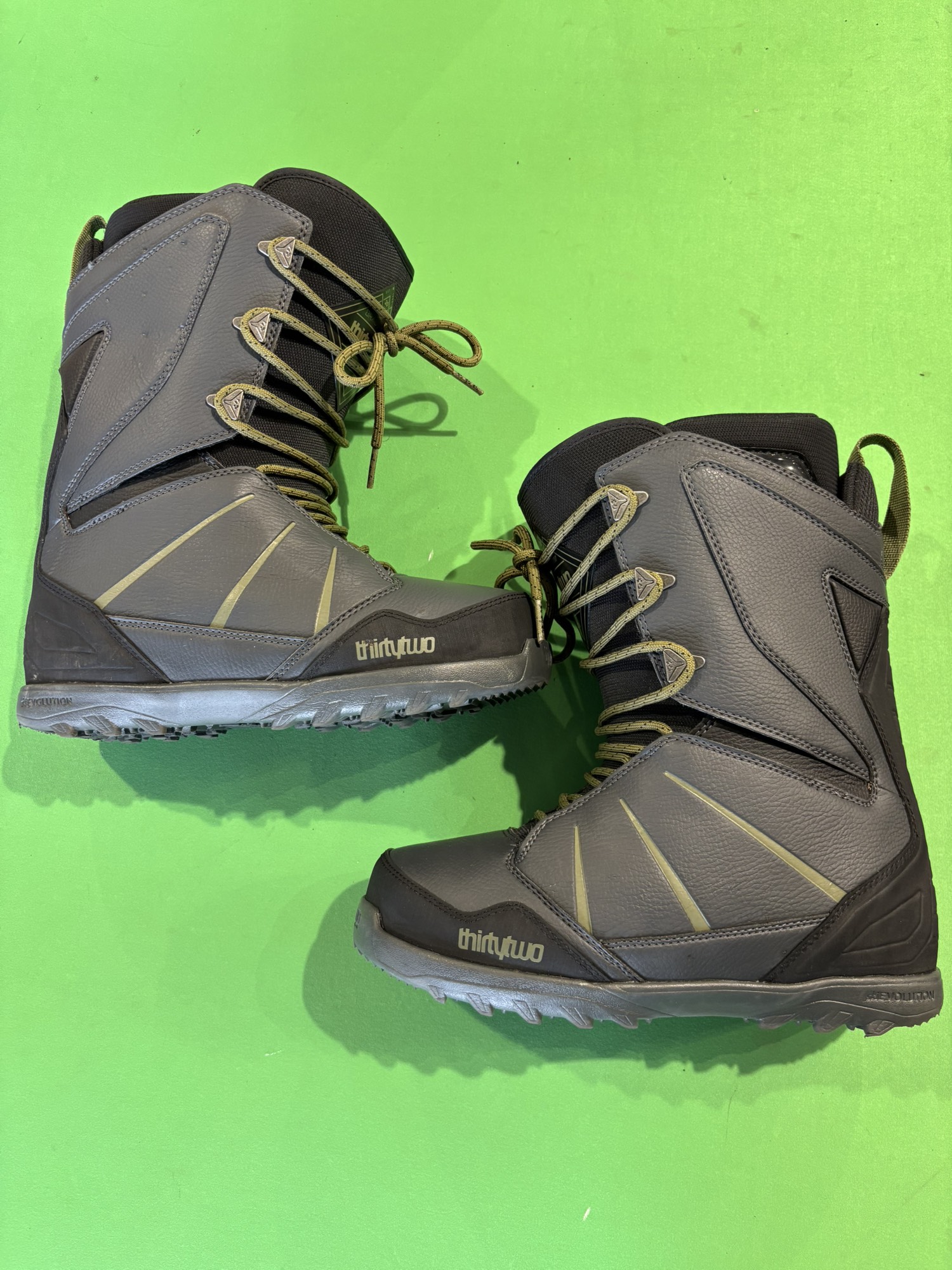 ThirtyTwo 32 　２６.５　美品 ThirtyTwo 32 Lashed Snowboard Boots, US Men's Size 8.5