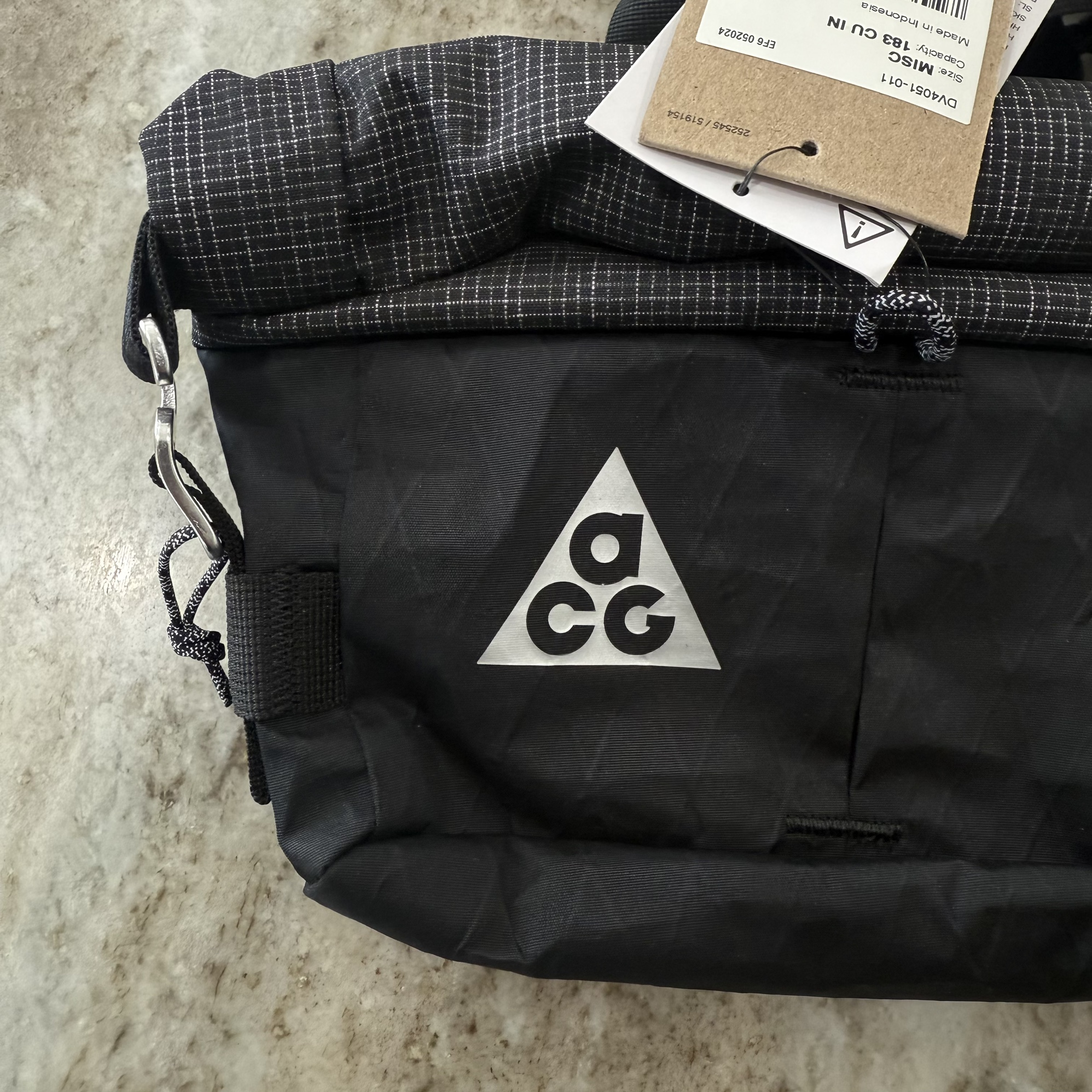 Nike ACG Aysen Hiking Fanny Pack (3L) Black/Black/Metallic Silver