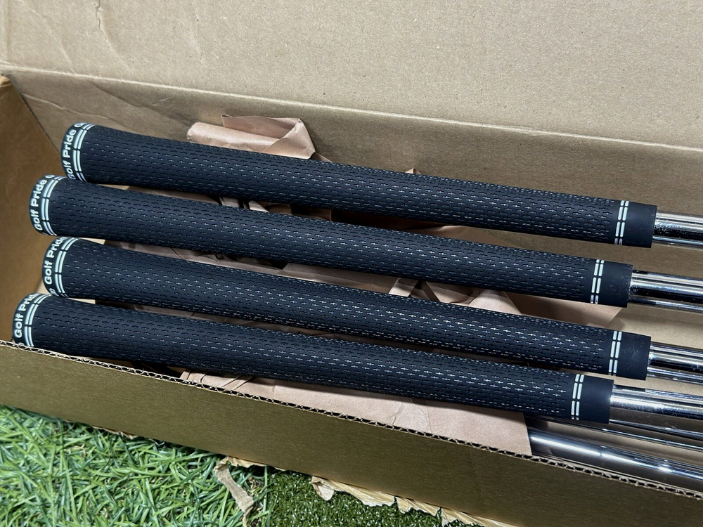 Srixon ZX4 MKII Forged Iron Set 4-PW Steel KBS Tour Lite Regular R