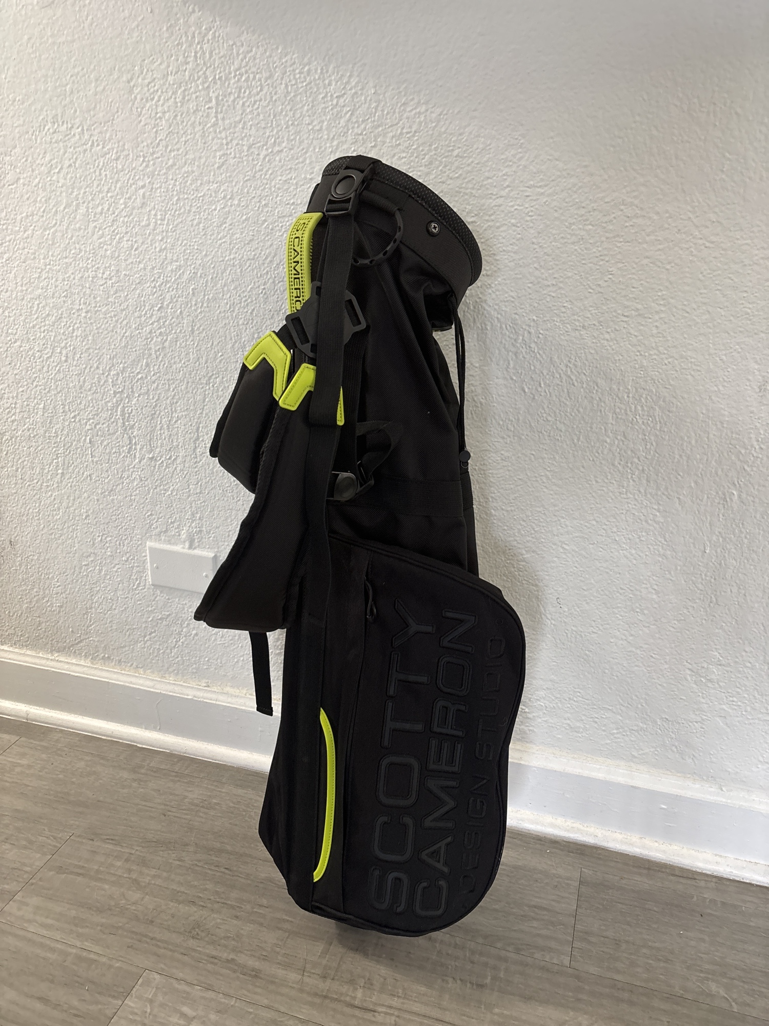 Titleist Scotty Cameron Studio Design Golf Bag | SidelineSwap