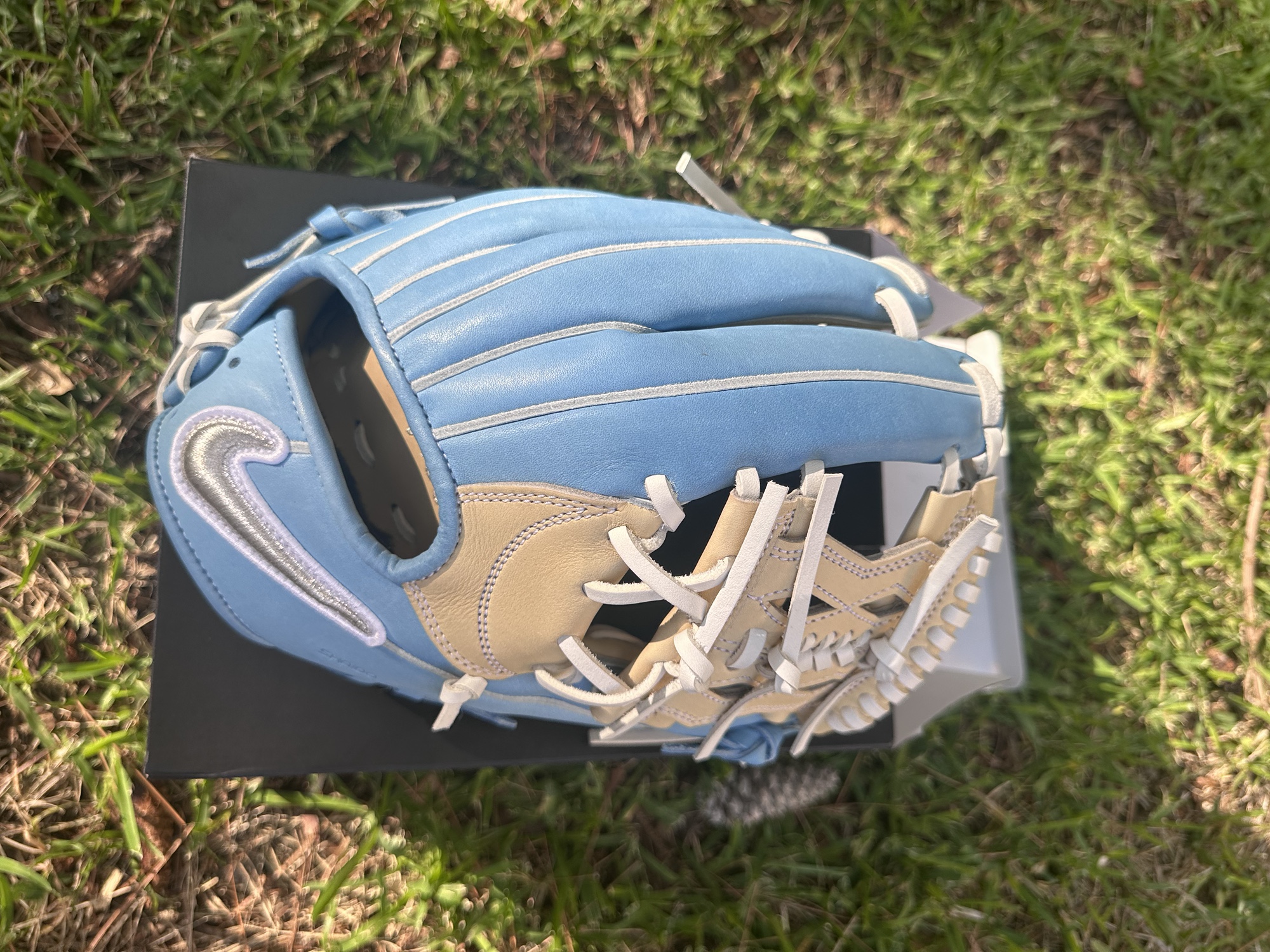 Used & Clearance Nike Shado Elite J Gloves at SidelineSwap