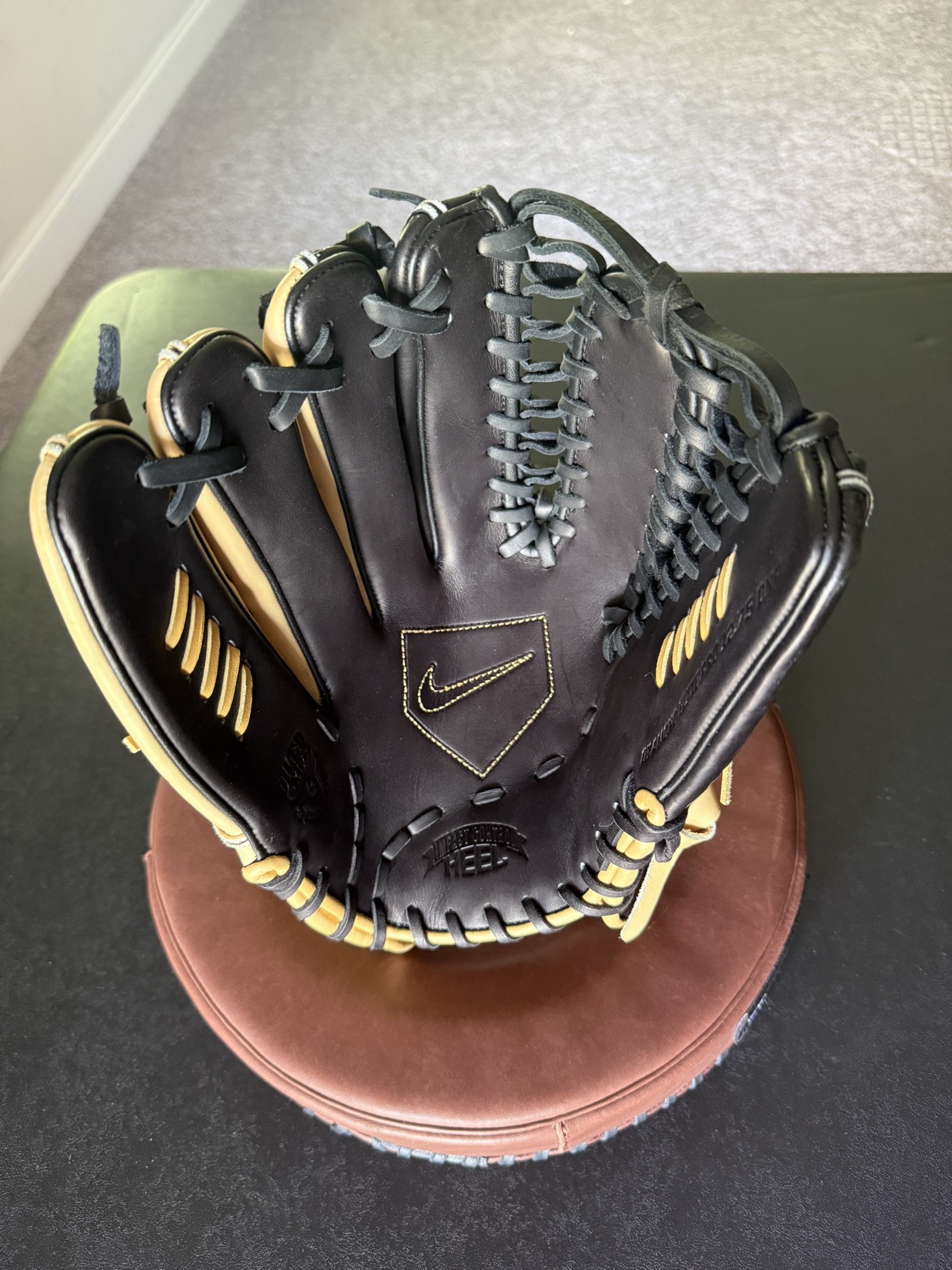 Nike Diamond Elite Baseball Gloves & Mitts | New and Used on