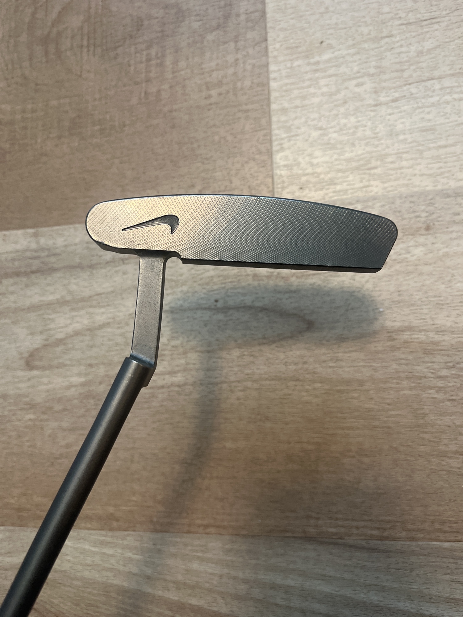 NIKEパター UNITIZED LEO Research